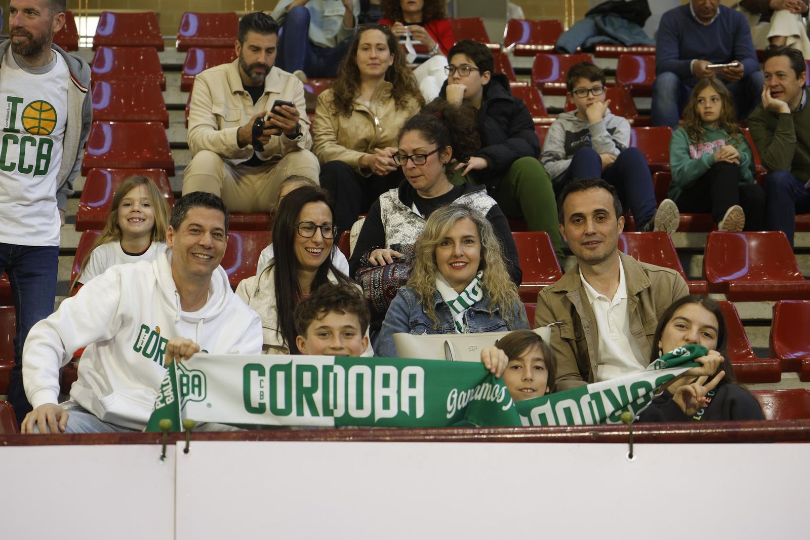 Las mejores fotos del ambiente en Vista Alegre para el Coto Córdoba - Albacete