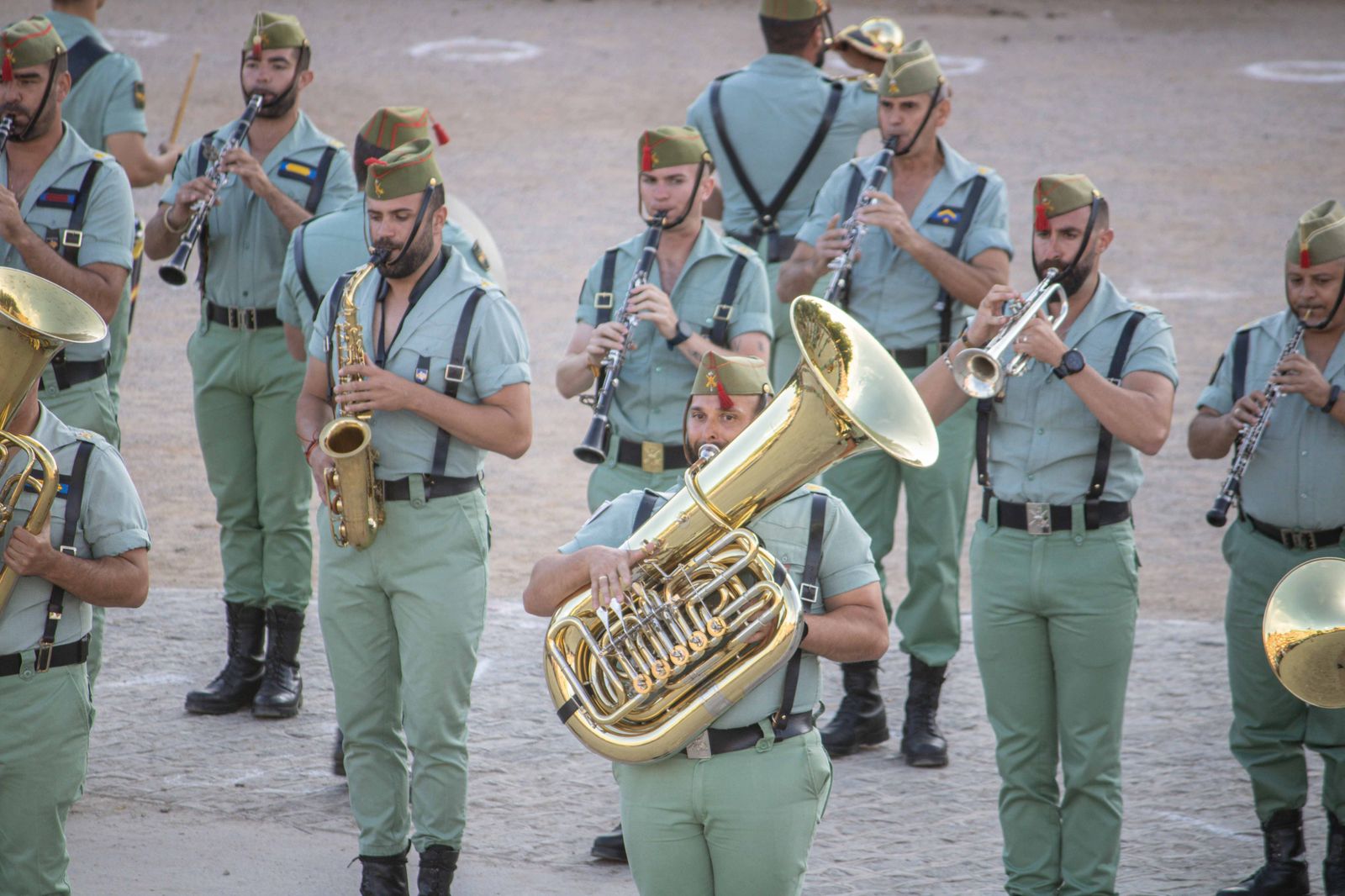 Las bandas de música se lucen antes del Día de las Fuerzas Armadas en Granada