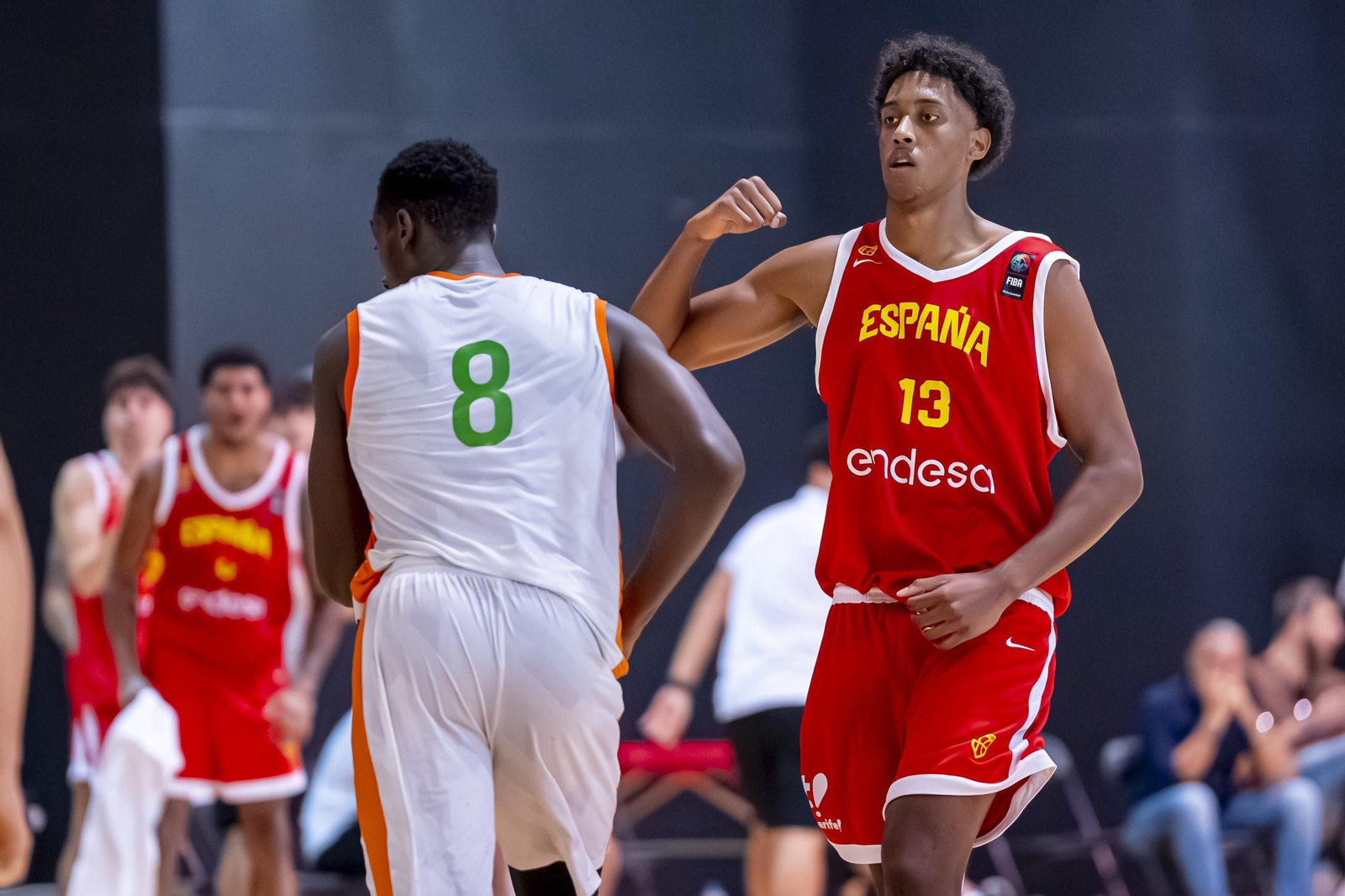 España B, con Álvaro Folgueiras, derrota a Costa de Marfil antes de venir a Málaga