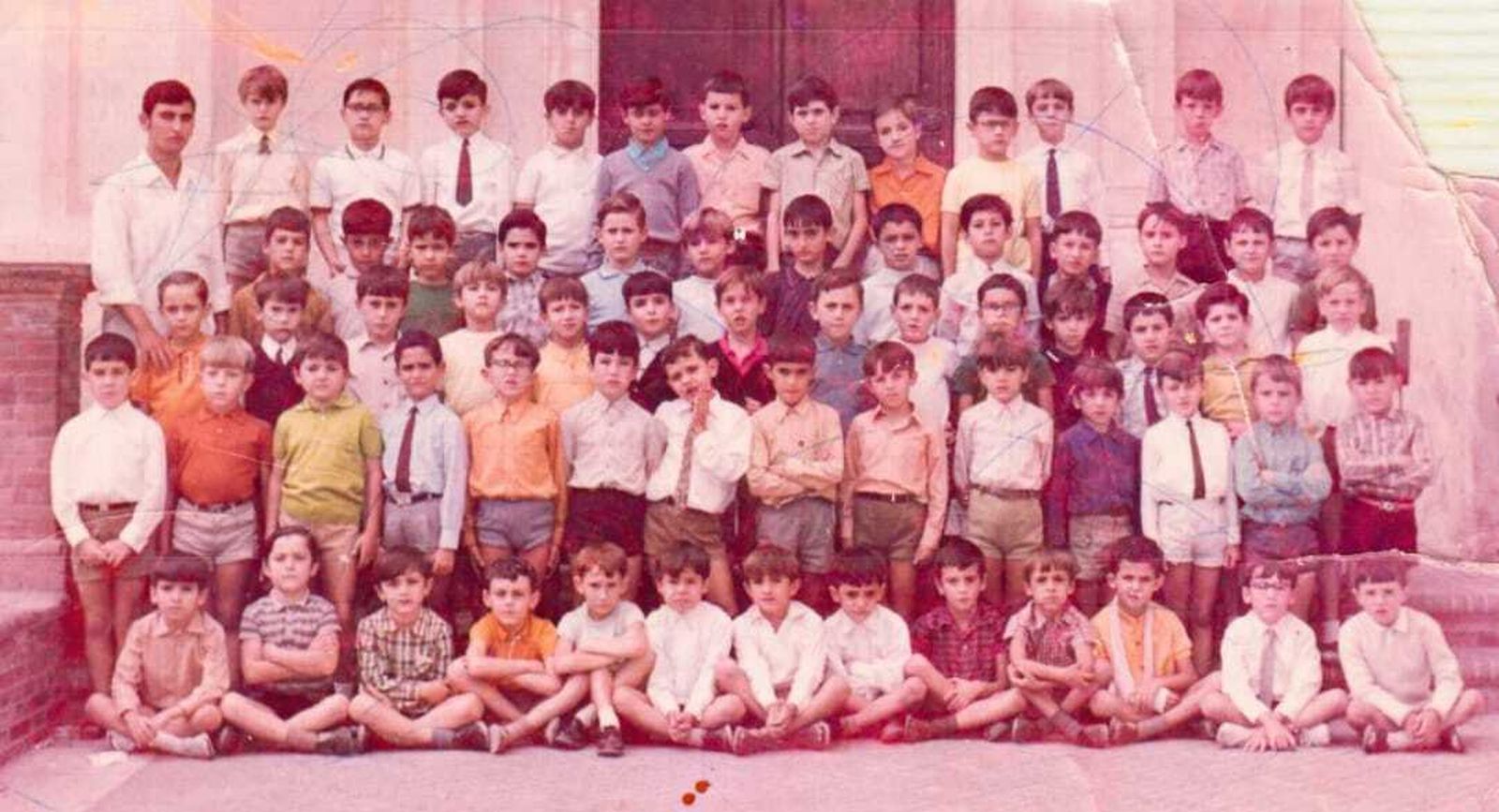 Alumnos de Segundo de Primaria en el patio de la Salle de la Alameda Cristina