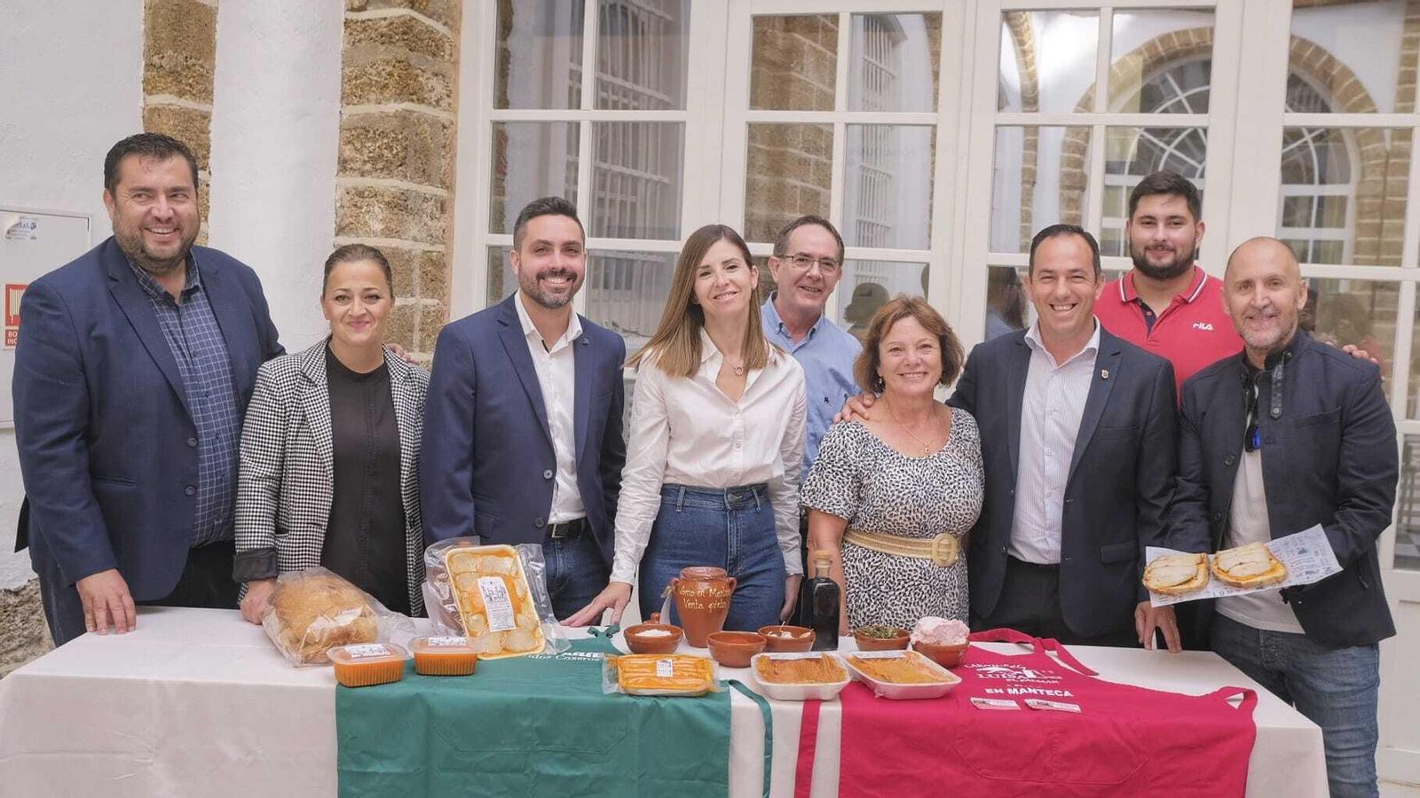 Todos los participantes en la presentación.