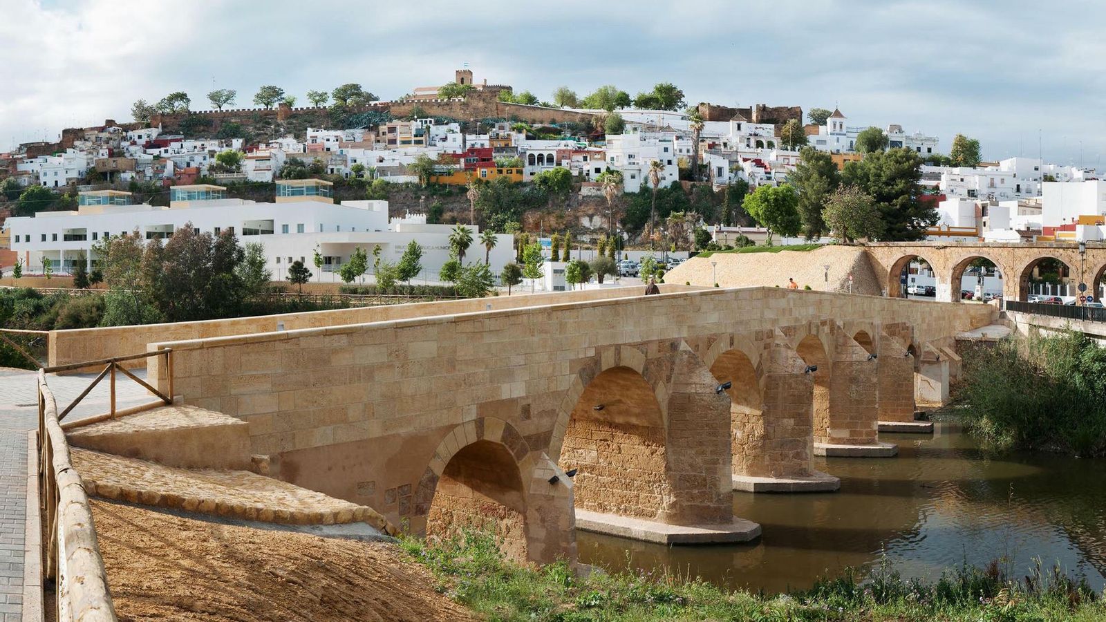 El puente de Carlos III, en Alcalá de Guadaíra.