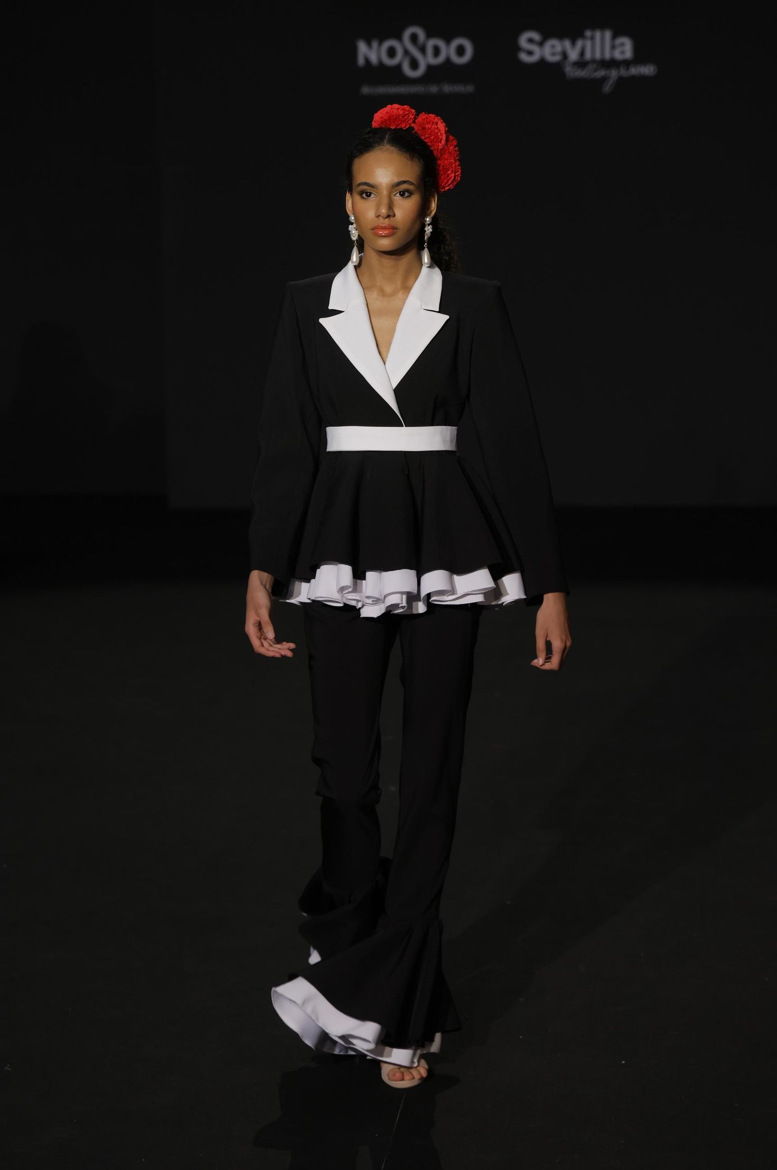 Emprende Lunares, el desfile de moda flamenca de Nené Atelier, que anticipa la Feria de Abril: todas las fotos.