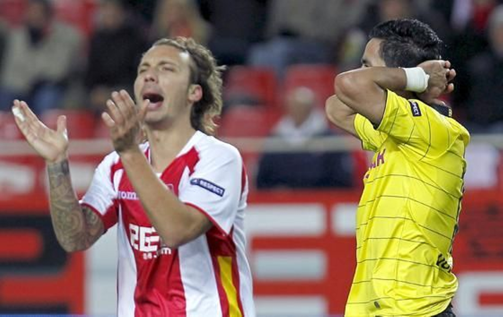 El Sevilla pasa a la siguiente ronda de la Liga Europa tras empatar 2-2 con el Borussia Dortmund. / EFE