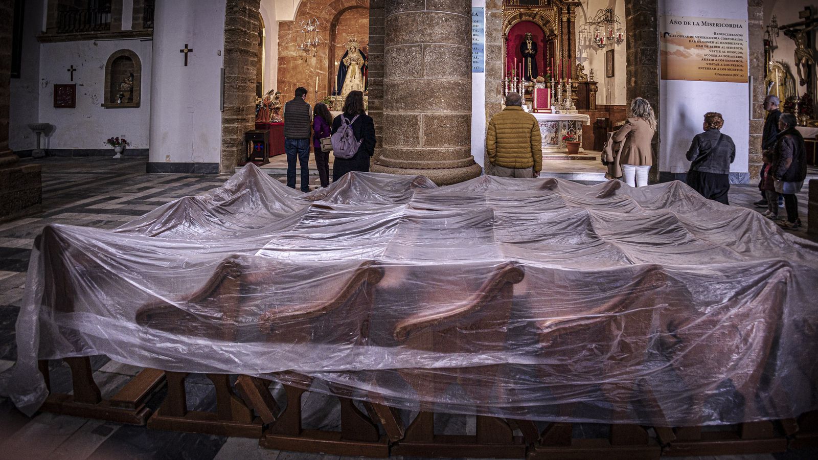 Las imágenes de los efectos de la lluvia en la Parroquia de Santa Cruz (Catedral Vieja) de Cádiz