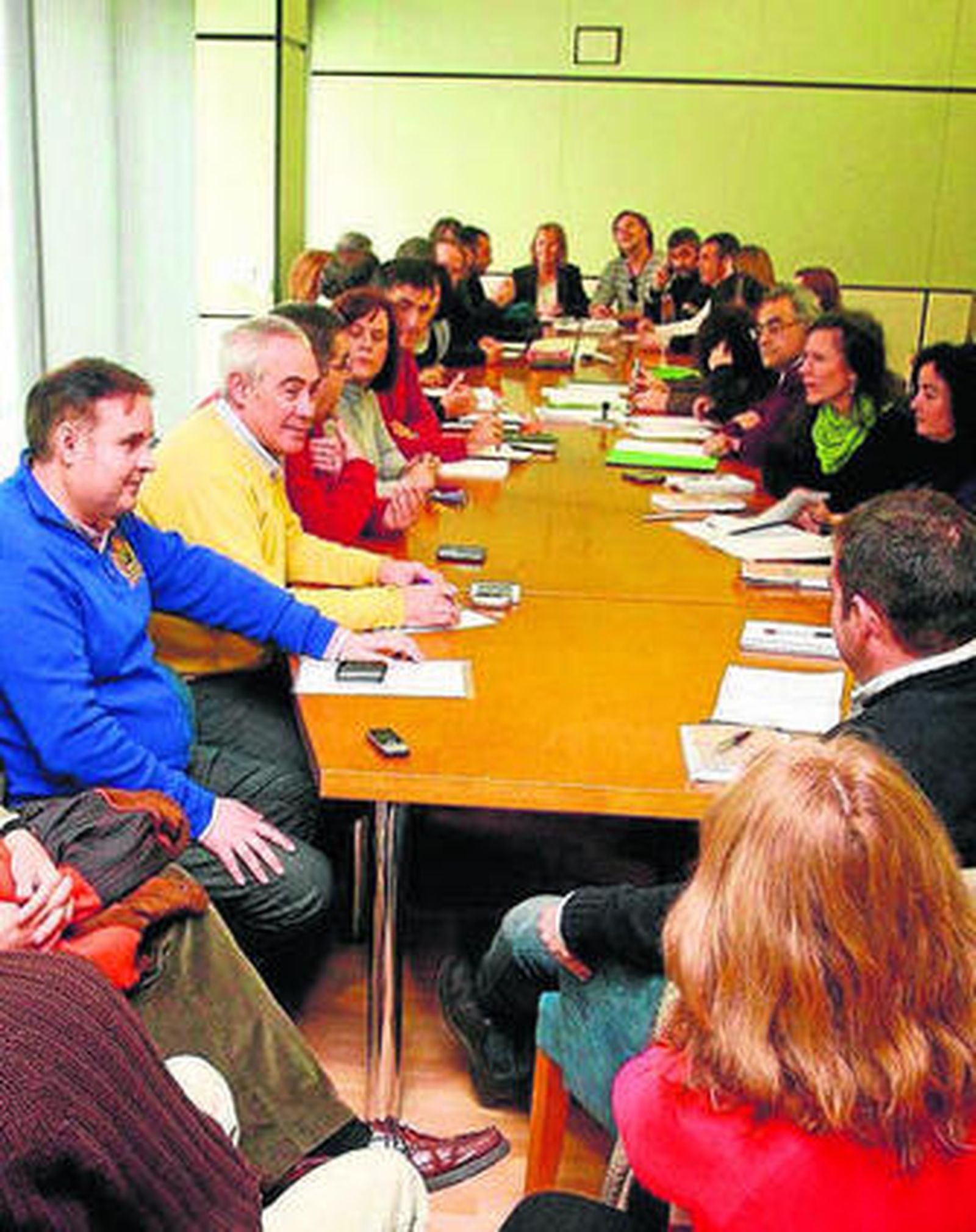 La sesión se celebró en la Delegación Provincial de Educación.
