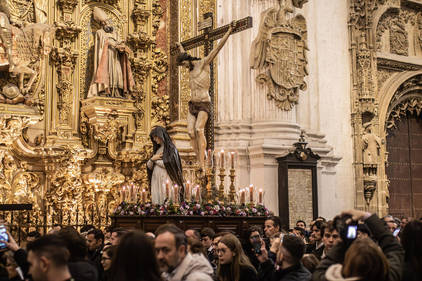 Fotogalería | El vía crucis de las cofradías de Granada en imágenes