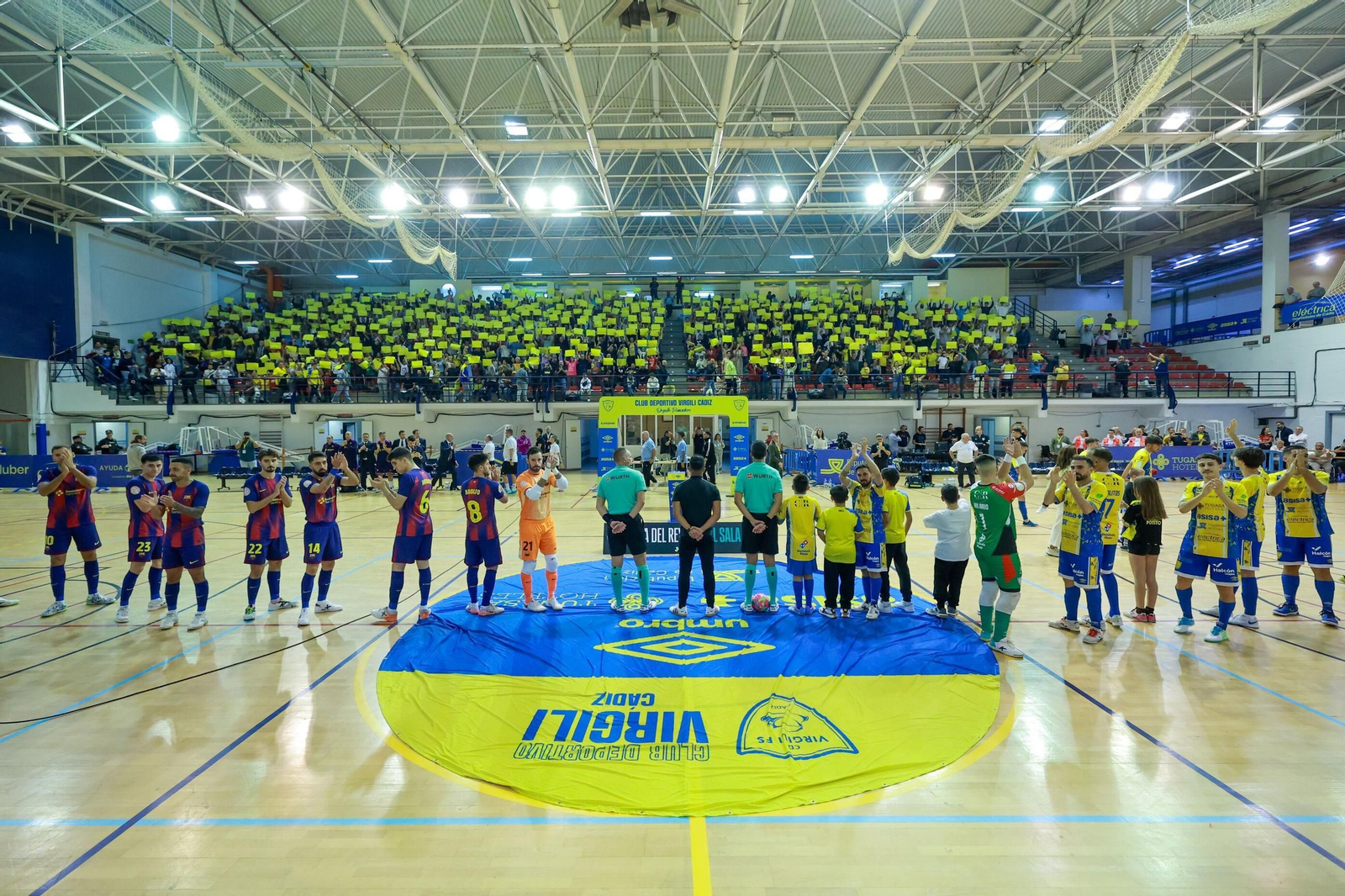 El mosaico en la grada principal que se encontró el conjunto 'panadero' a su salida a la pista.