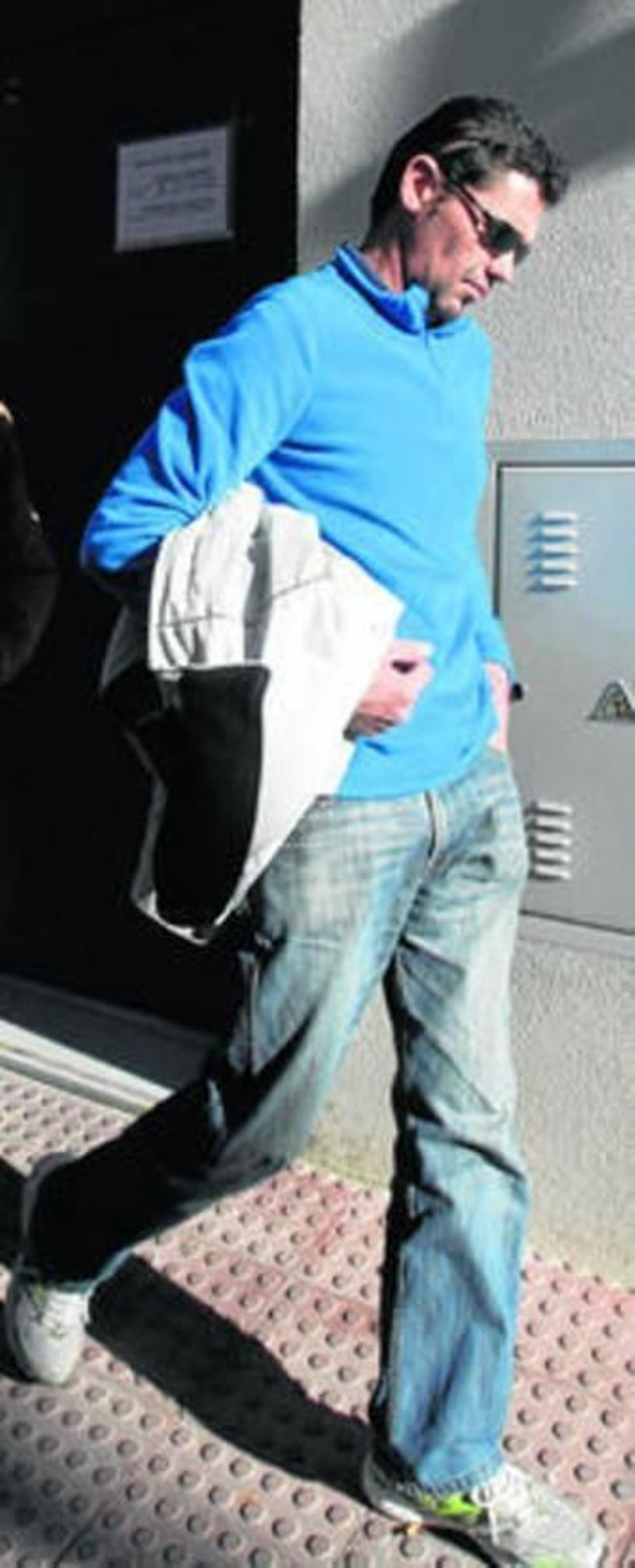 Francisco Antonio H. L, ayer, saliendo de los juzgados.