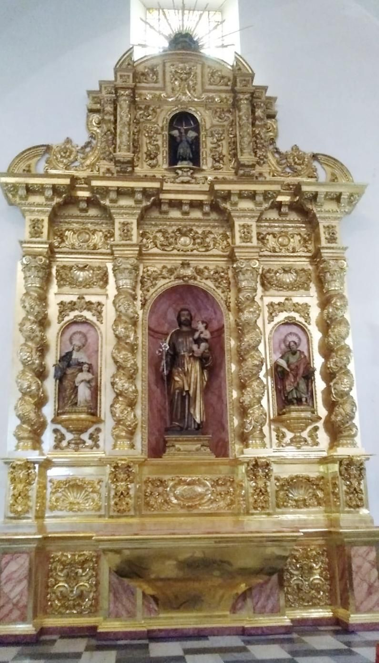 El retablo se encuentra montado en la Concepción.