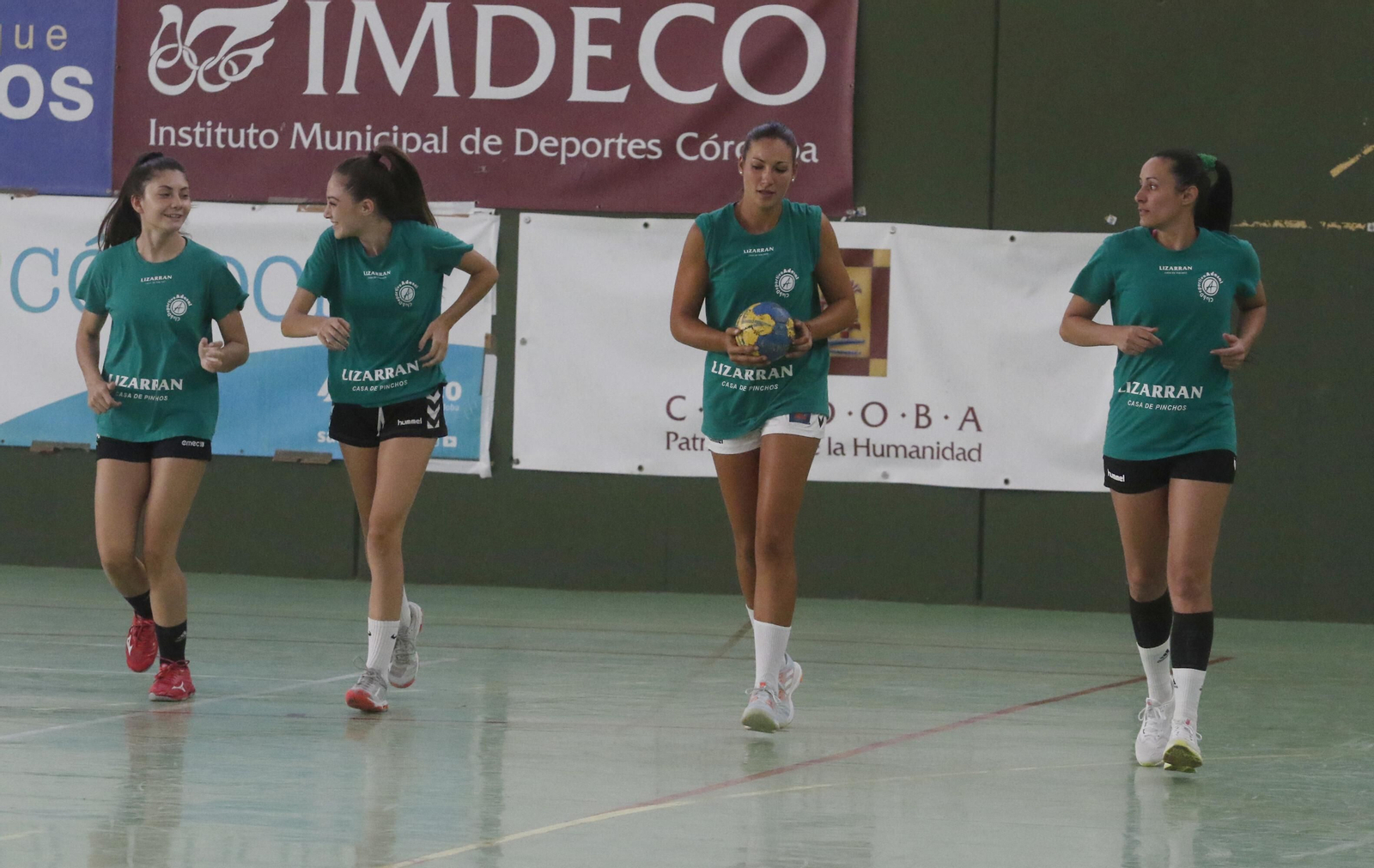 Las fotos del primer entrenamiento del Adesal camino de la Liga Guerreras Iberdrola