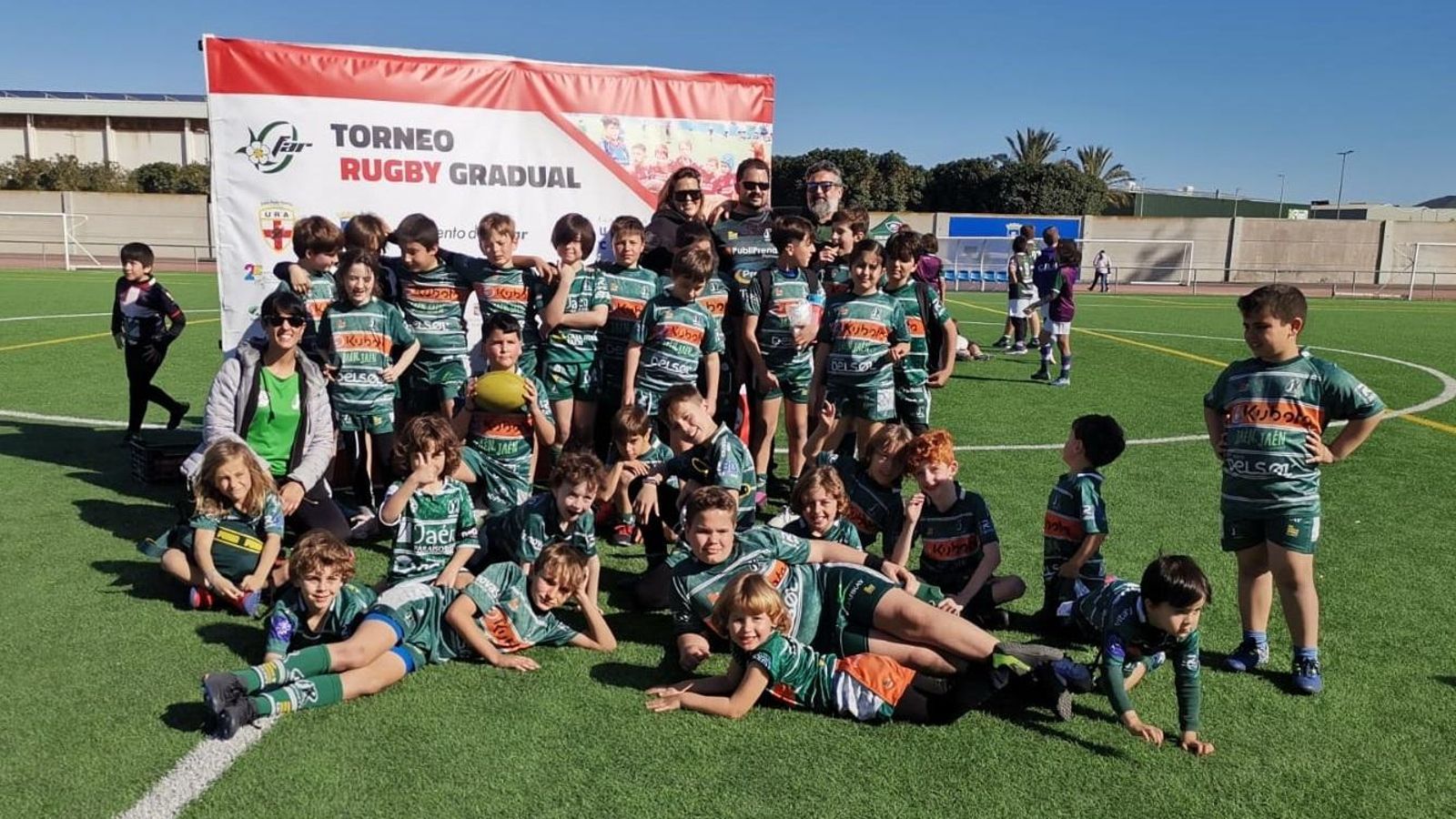 Foto de familia del Jaén Rugby que participó en el Torneo de Rugby Gradual.