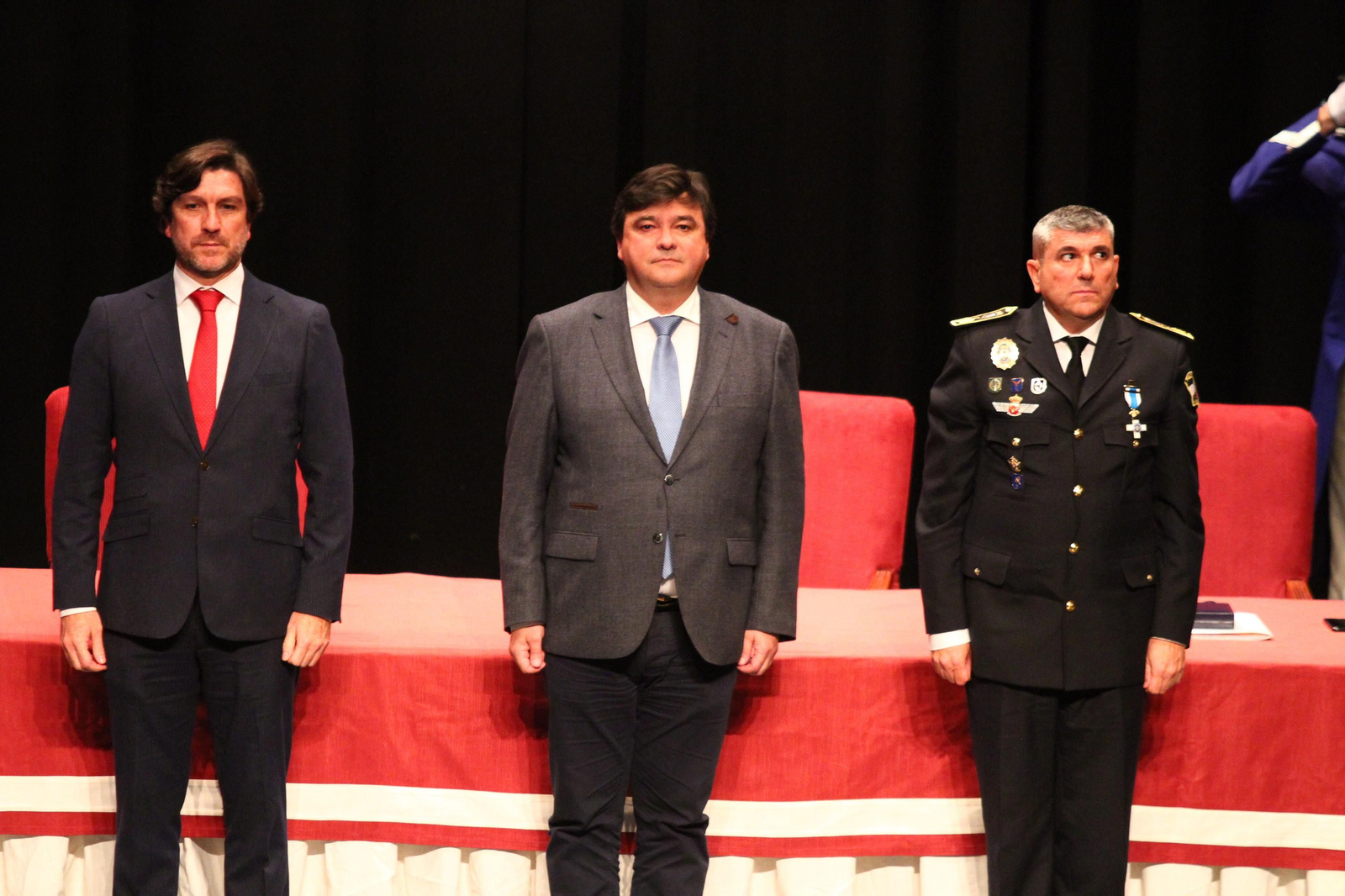 La policía Local entrega las medallas en el día de su patrón