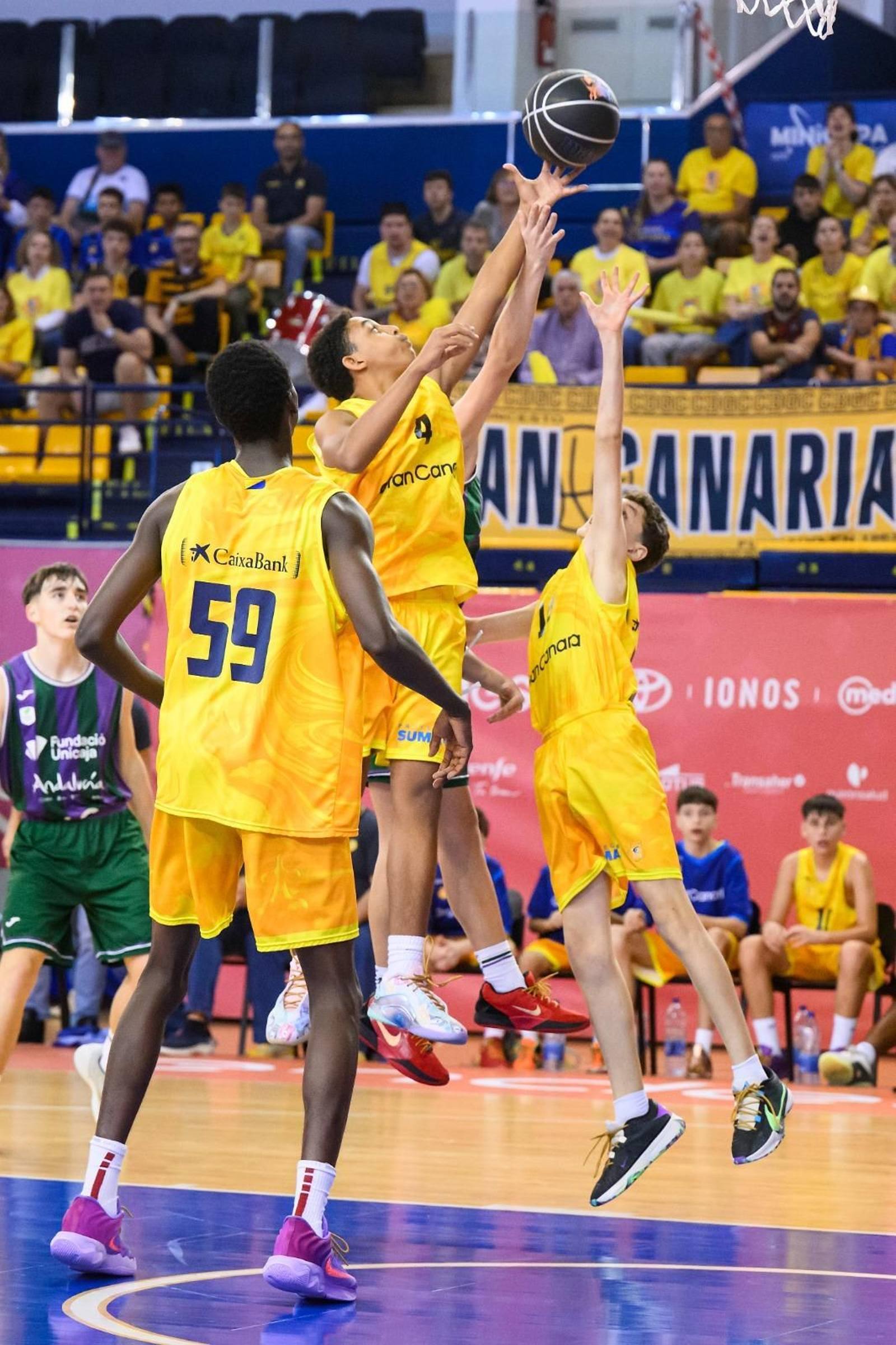 Un gran Unicaja bordea las semifinales en la Minicopa (94-86)