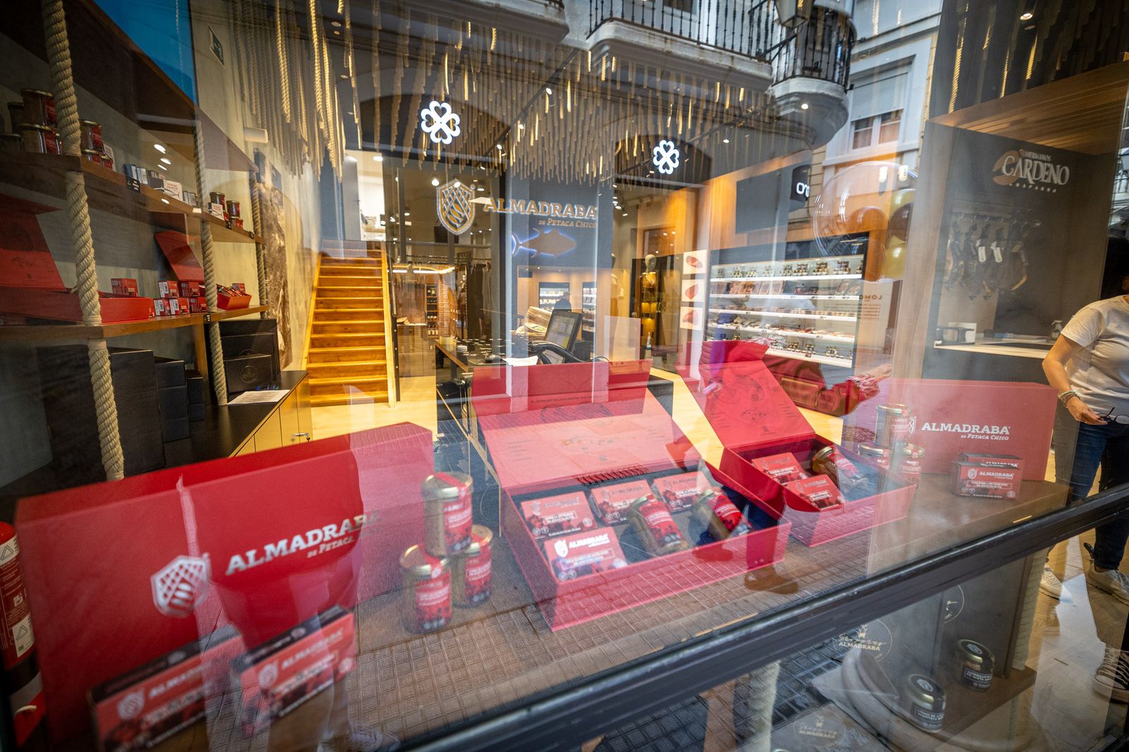 Imágenes de ‘Shopping Almadraba’ la nueva tienda de Petaca Chico en Cádiz