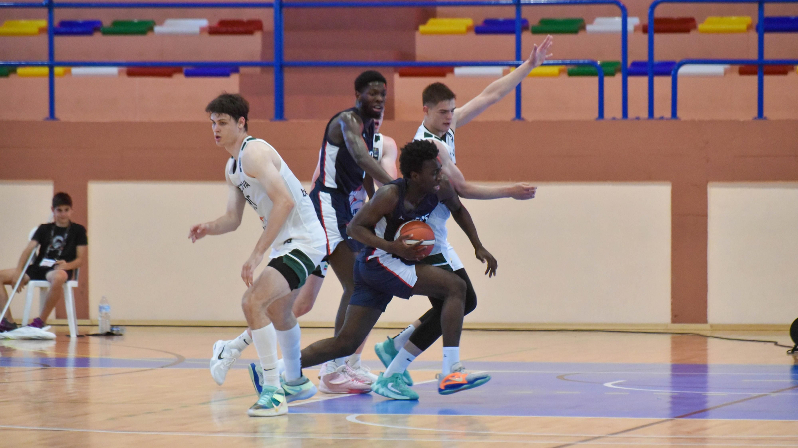 Las fotos de la primera jornada del Torneo Intenacional de Baloncesto U-20 de La Línea
