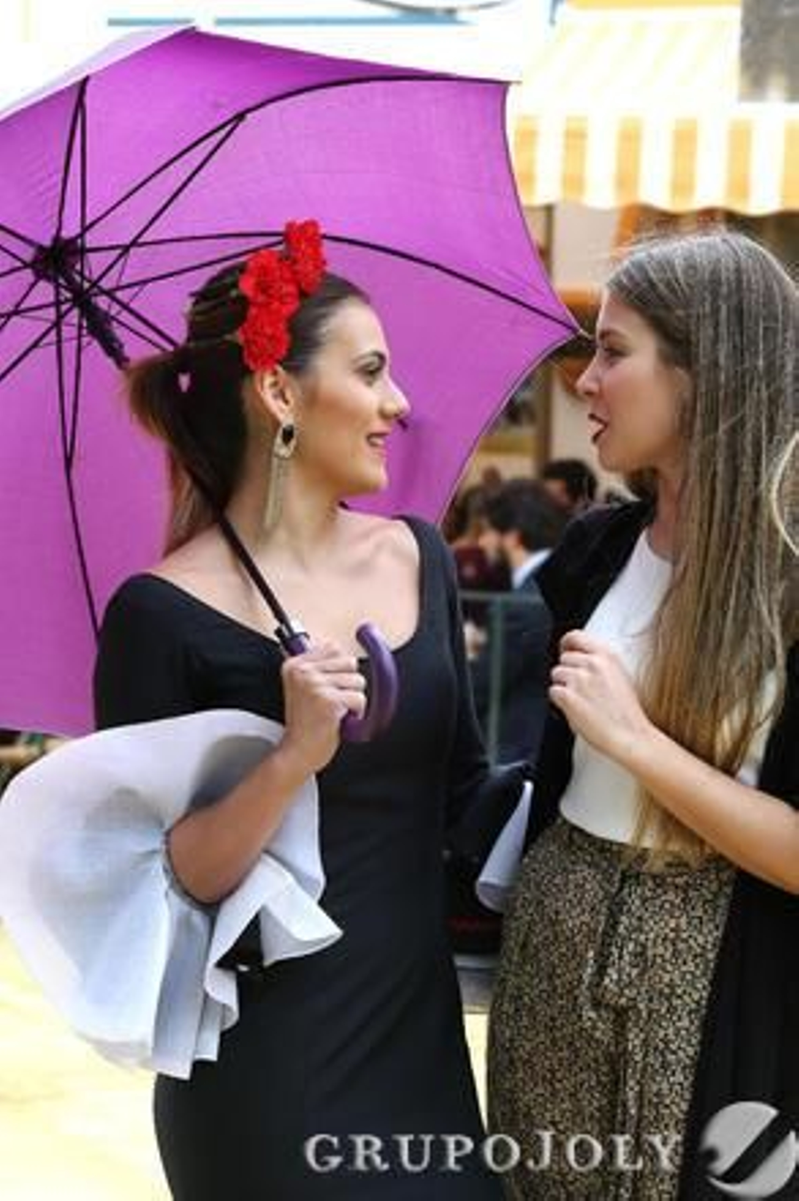 El paraguas fue necesario en la tarde de Feria. 

Foto: Pascual