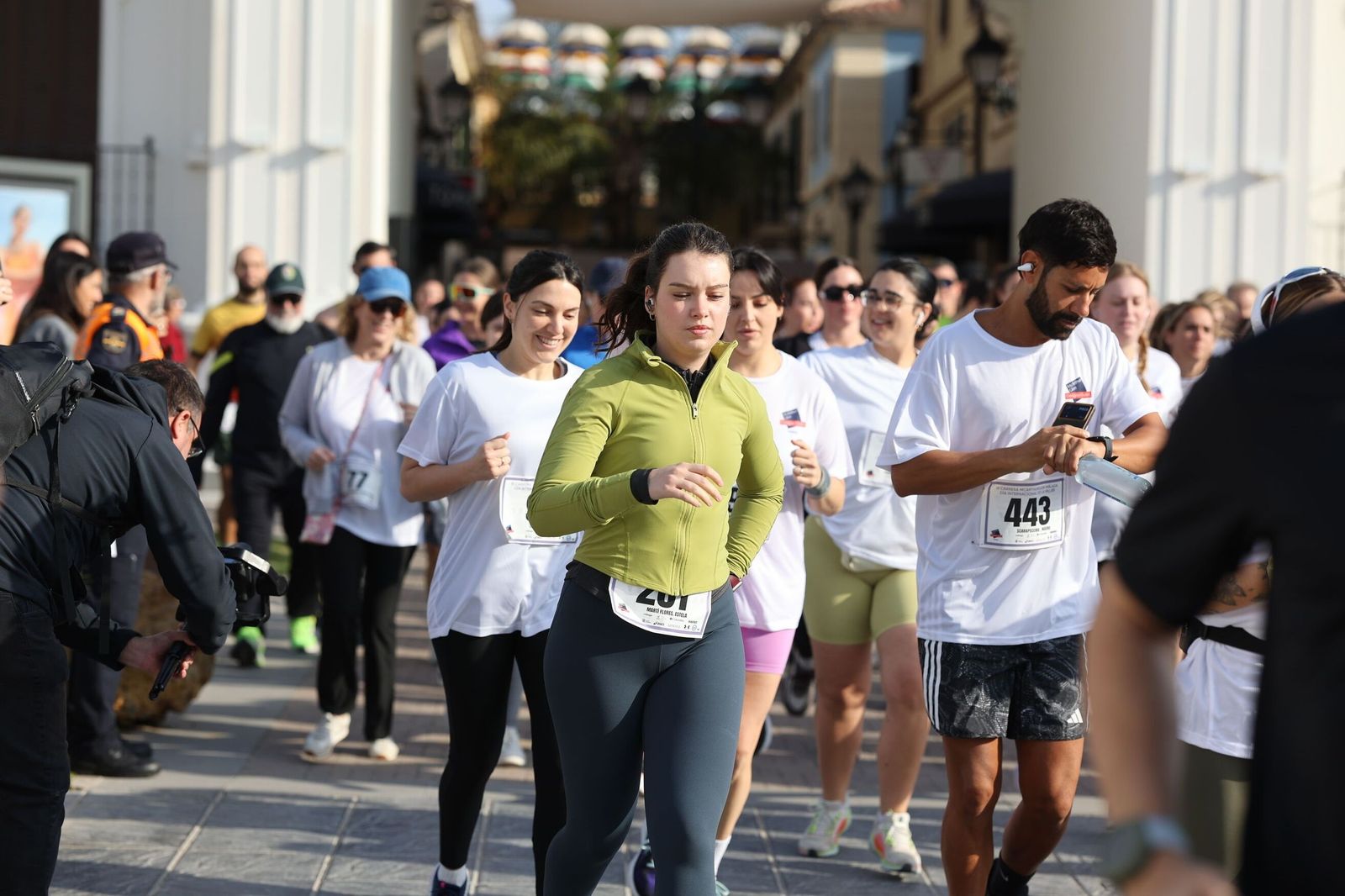 La Carrera Solidaria por el Día de la Mujer McArthurGlen, en fotos