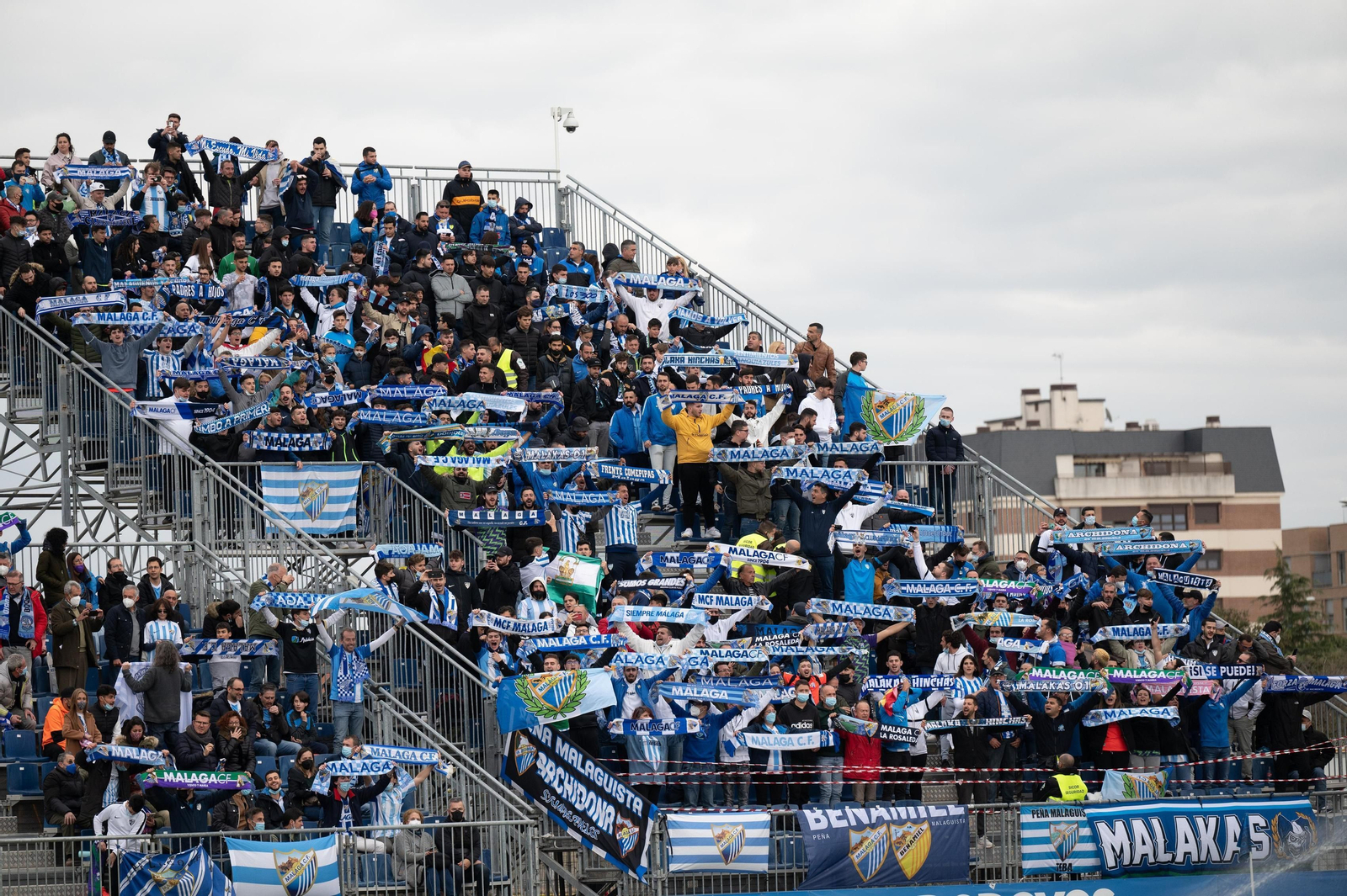 La afición del Málaga CF en Fuenlabrada. La afición del Málaga CF en Fuenlabrada.