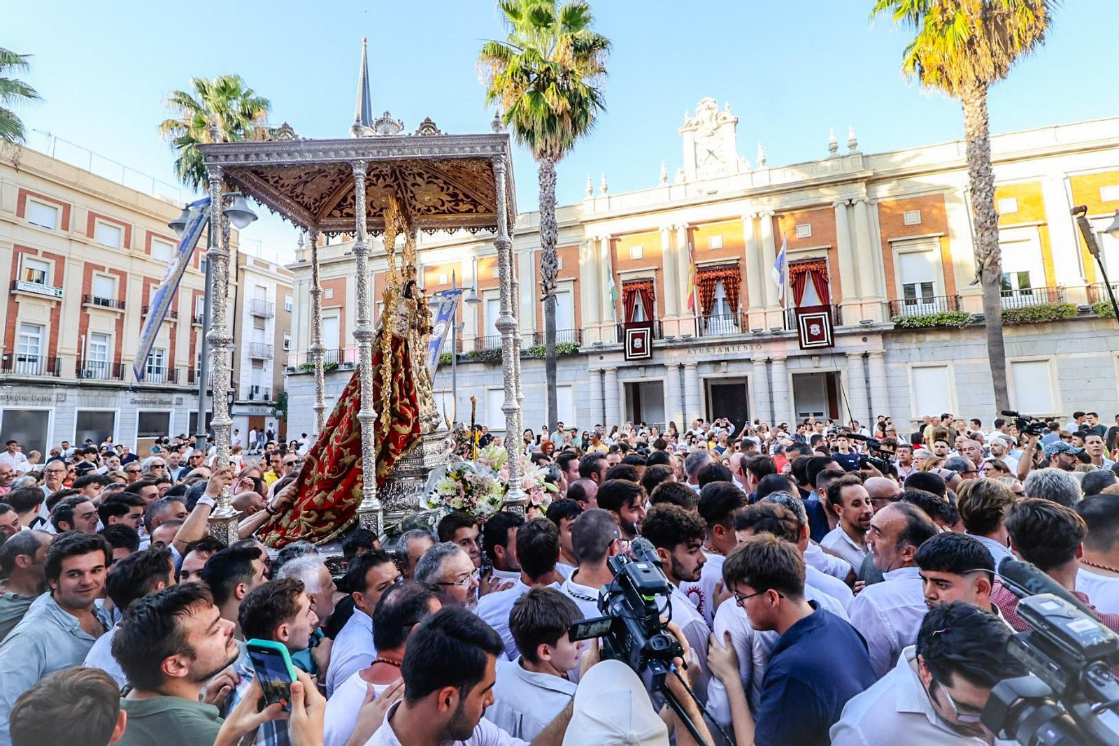 Magna Mariana Huelva 2025: Imágenes de la Virgen de Montemayor en su traslado
