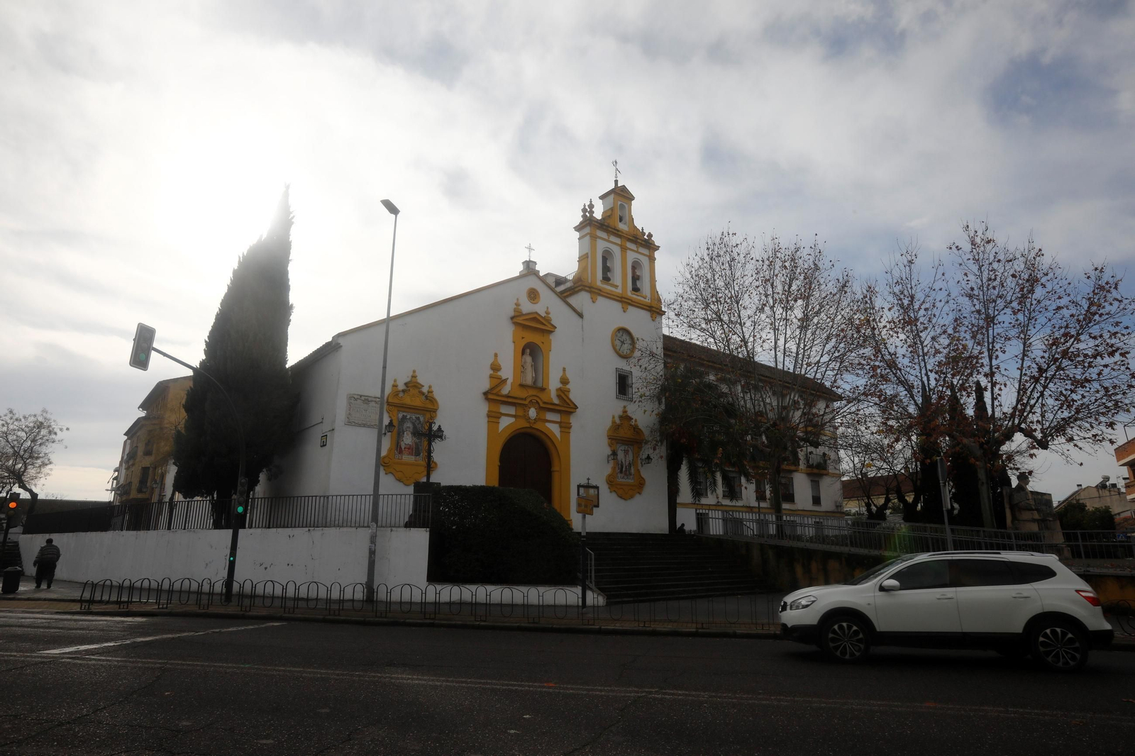 Un recorrido en imágenes por el barrio cordobés del Campo de la Verdad un día de invierno
