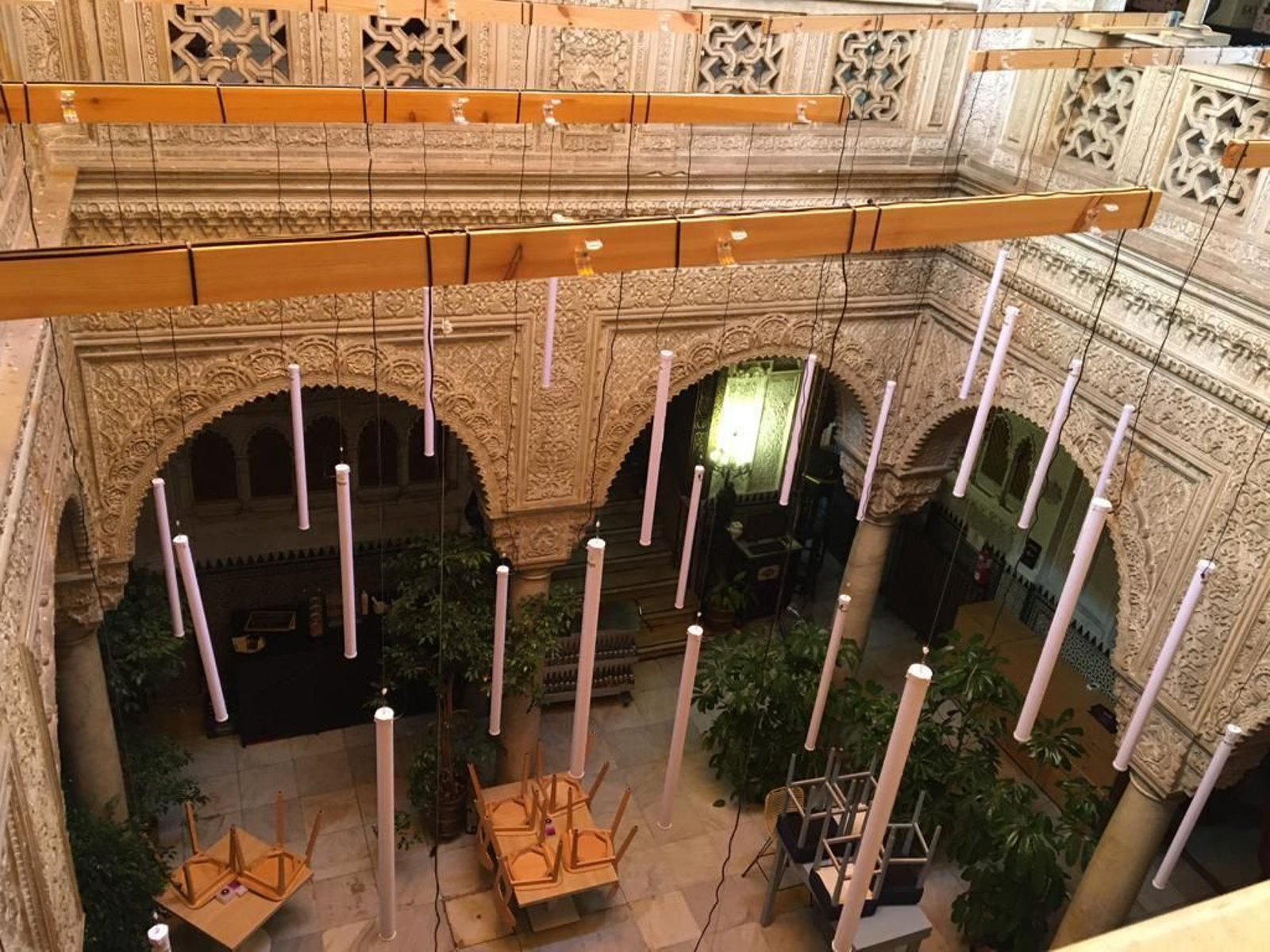 Imagen del patio principal del Casino Gaditano.