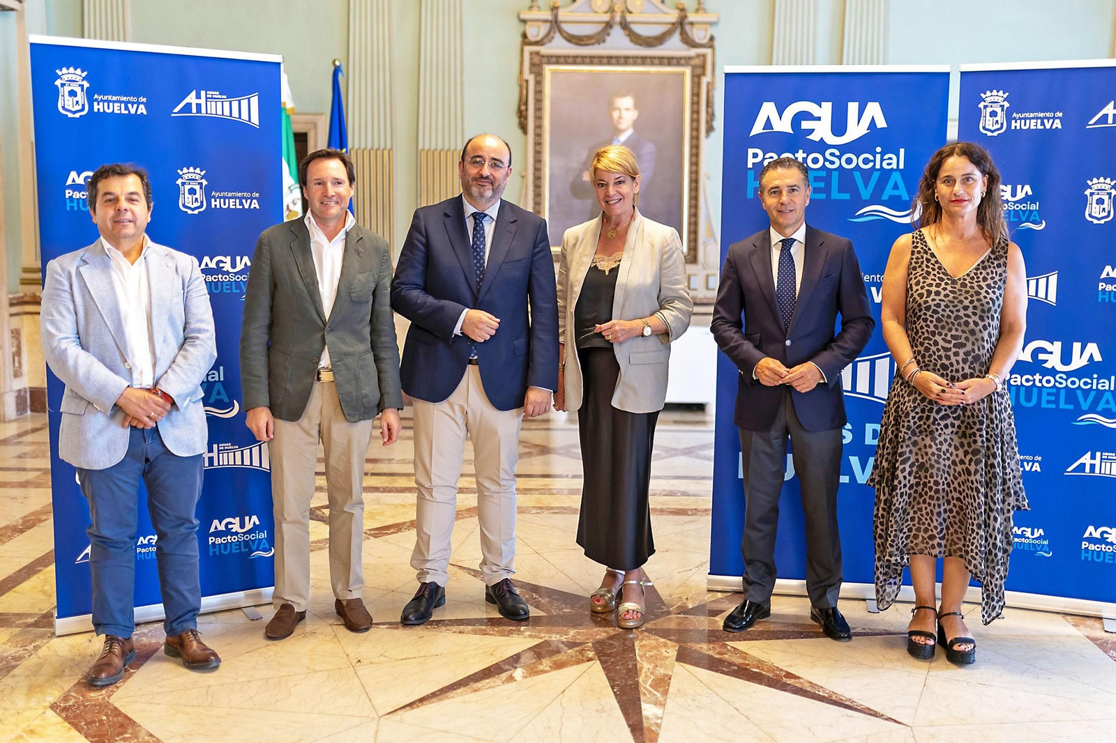 Imágenes de la presentación del Pacto Social por el Agua en Huelva