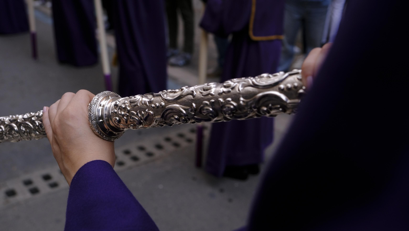 Pasión vuelve a su Iglesia de Santa Teresa azotada por la lluvia