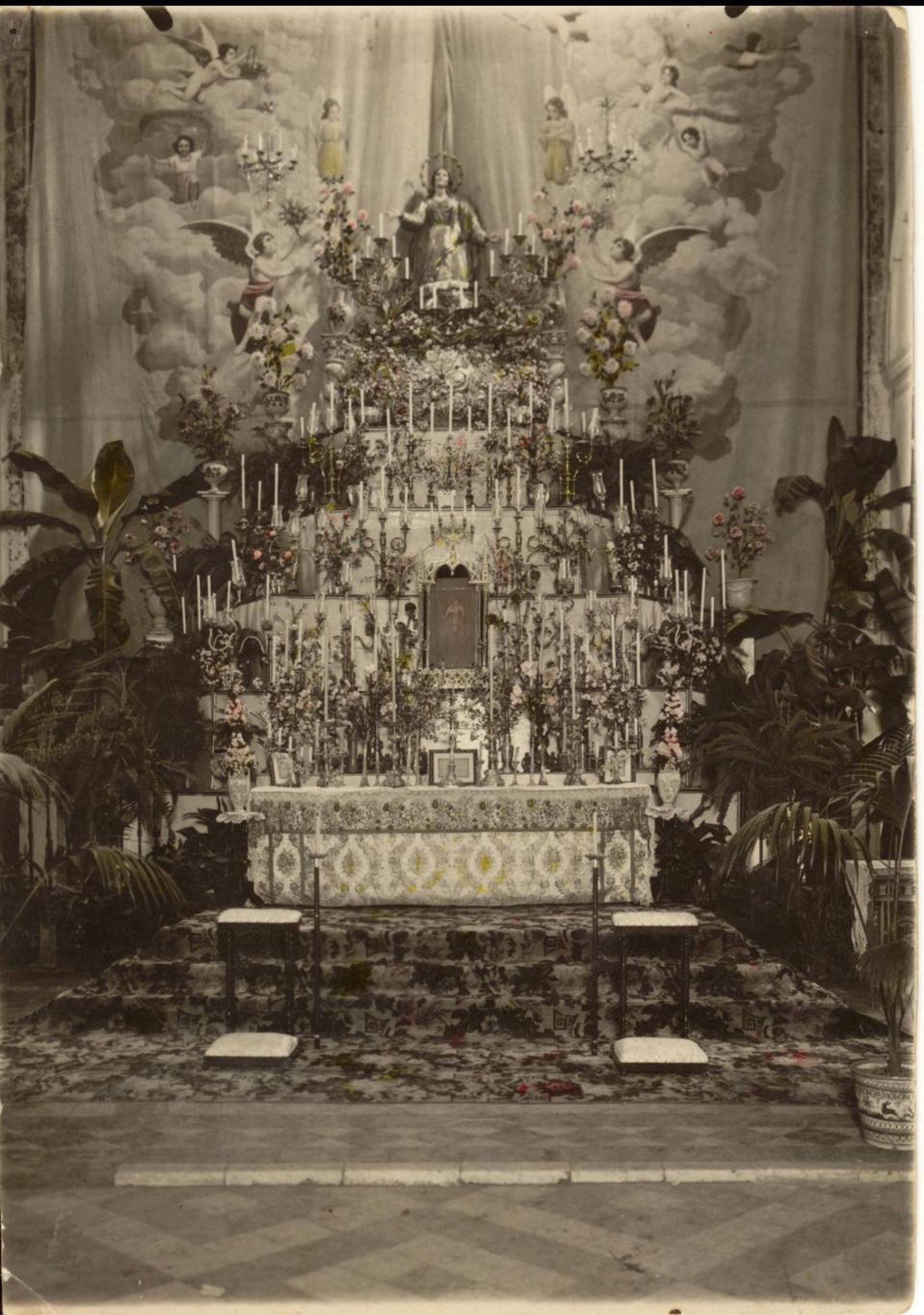 Primitivo lienzo que se empleaba en el altar de novena de agosto.