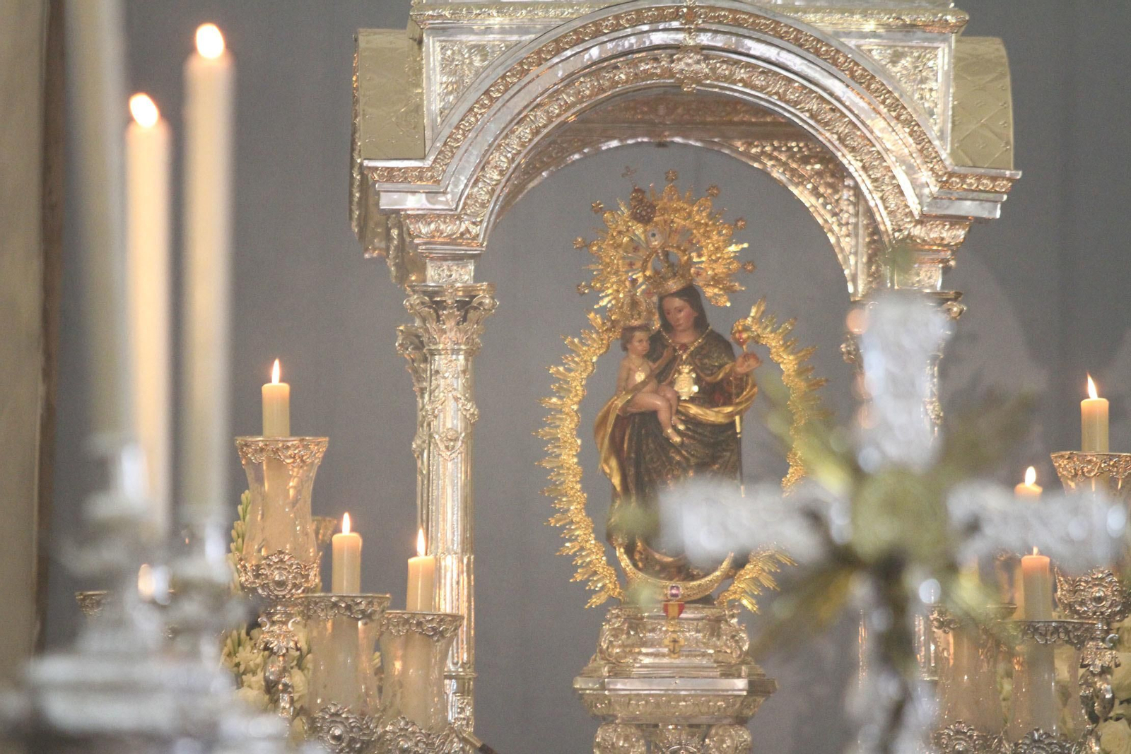 Procesión solemne de la Virgen de la Cinta.