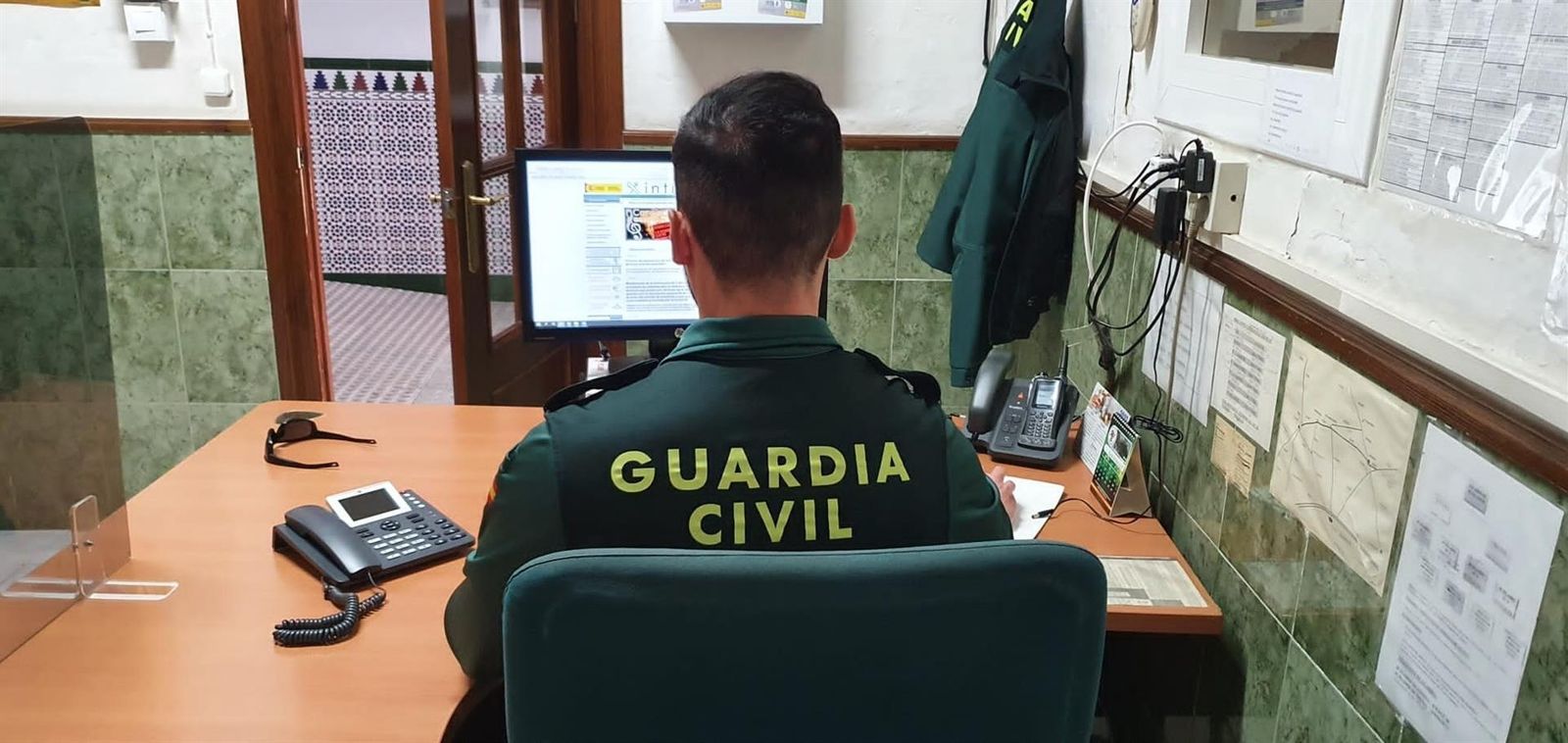 La Guardia Civil pone en marcha trece puestos de sistema de cita previa en Almería