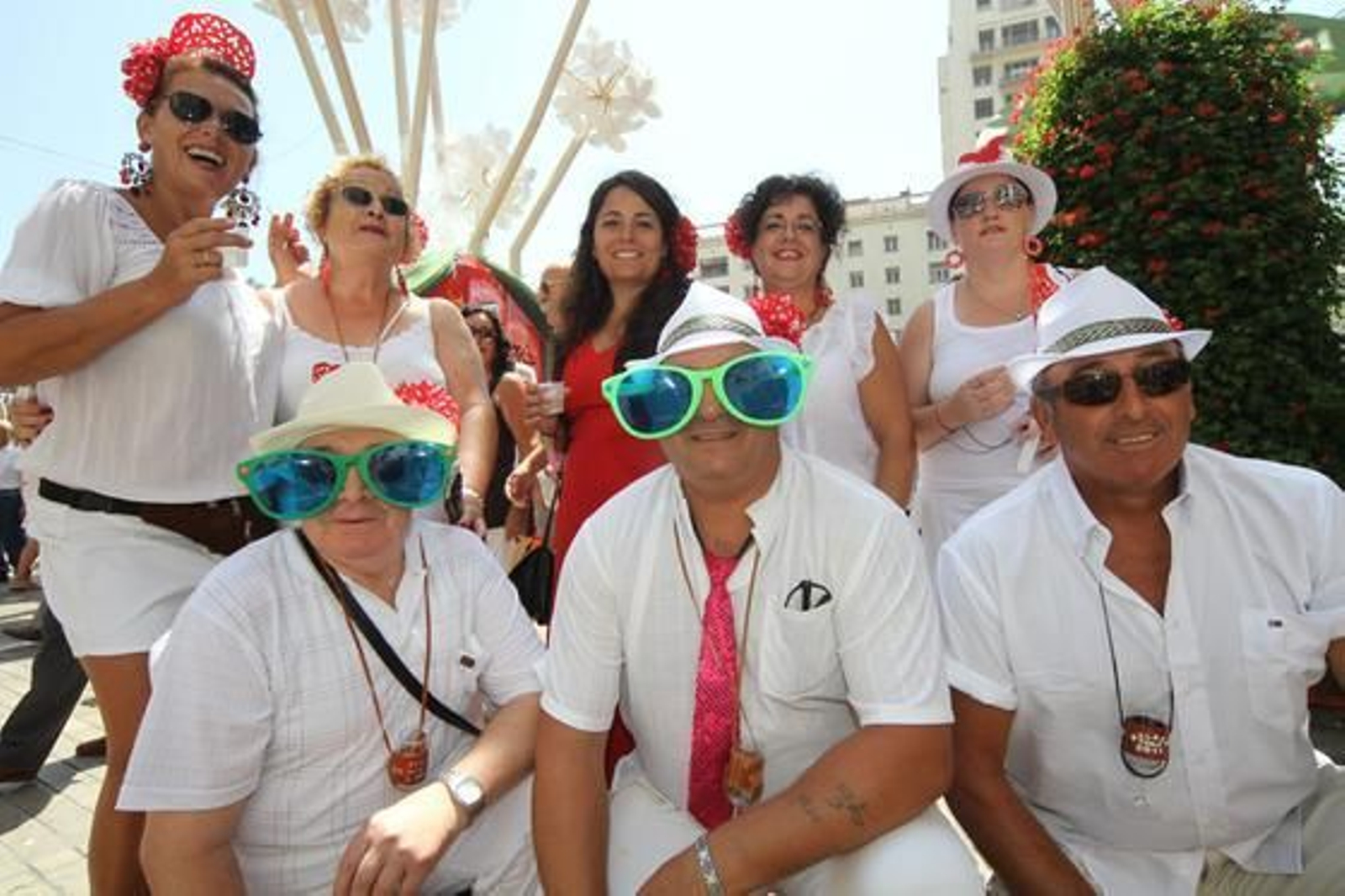 Grupo con gafas en el centro

Foto: Punto Press