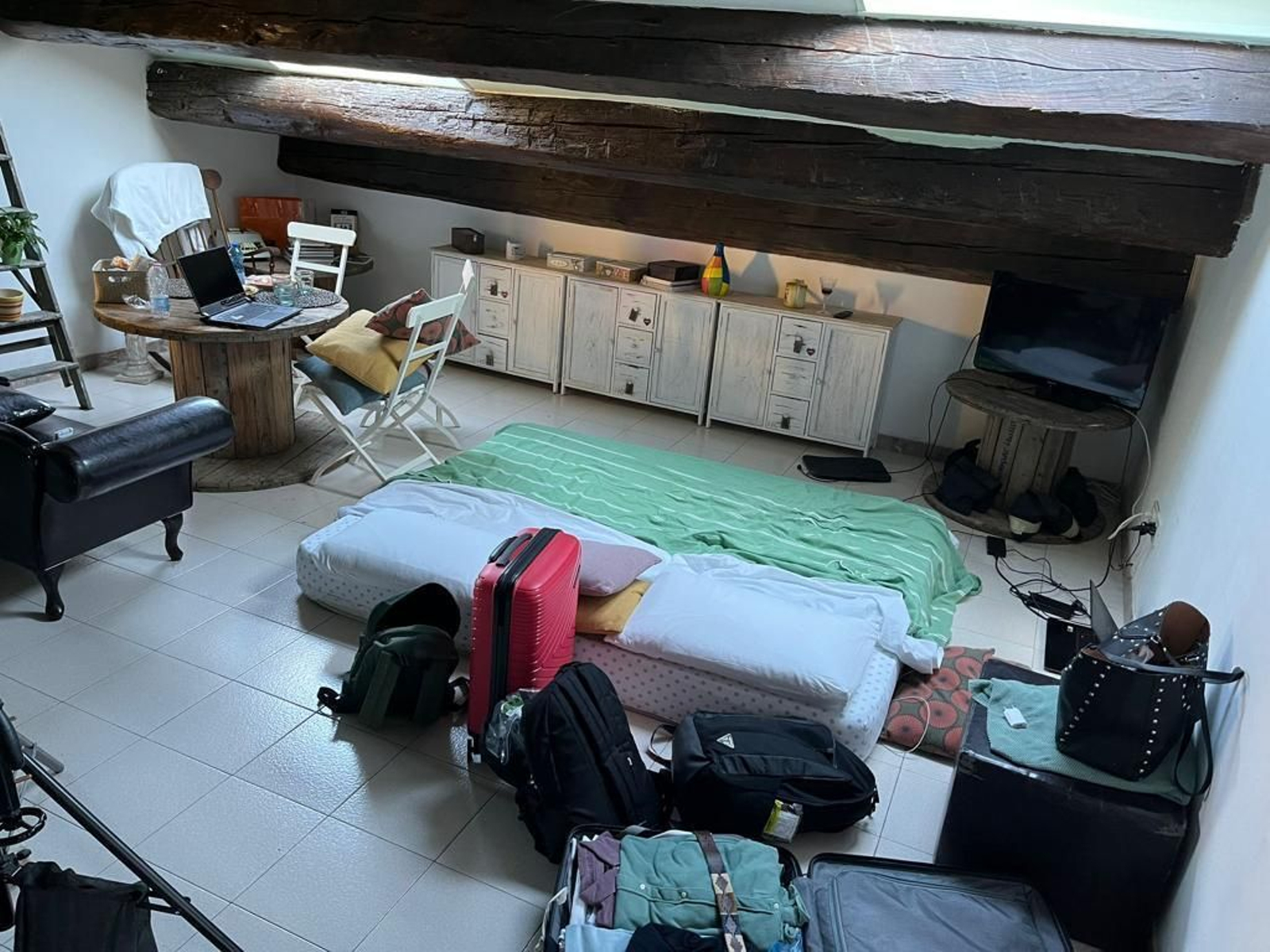 Equipaje de los alumnos que aún no han encontrado casa. Equipaje de los alumnos que aún no han encontrado casa.