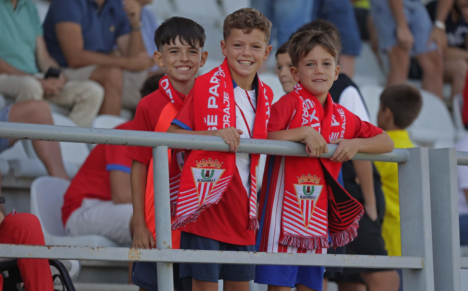 Búscate en el Nuevo Mirador durante el Algeciras CF - Marbella FC