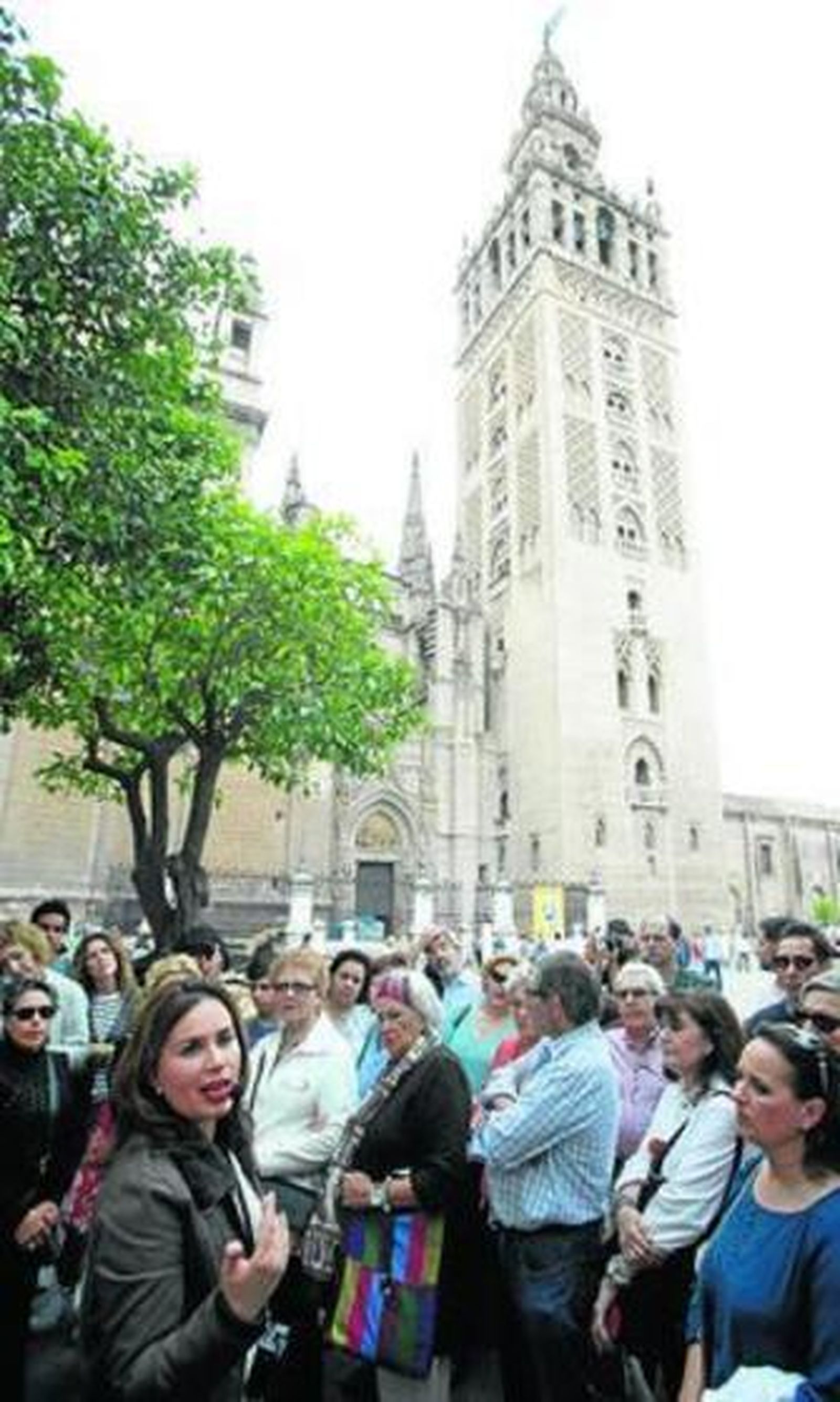 Frente a la Puerta de Palos se hace referencia al extinto Corral de los Olmos.