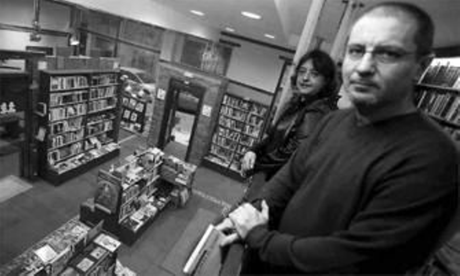 Juan Carlos Aguilar y Esther de la Morena, en el establecimiento, construido por ellos mismos.