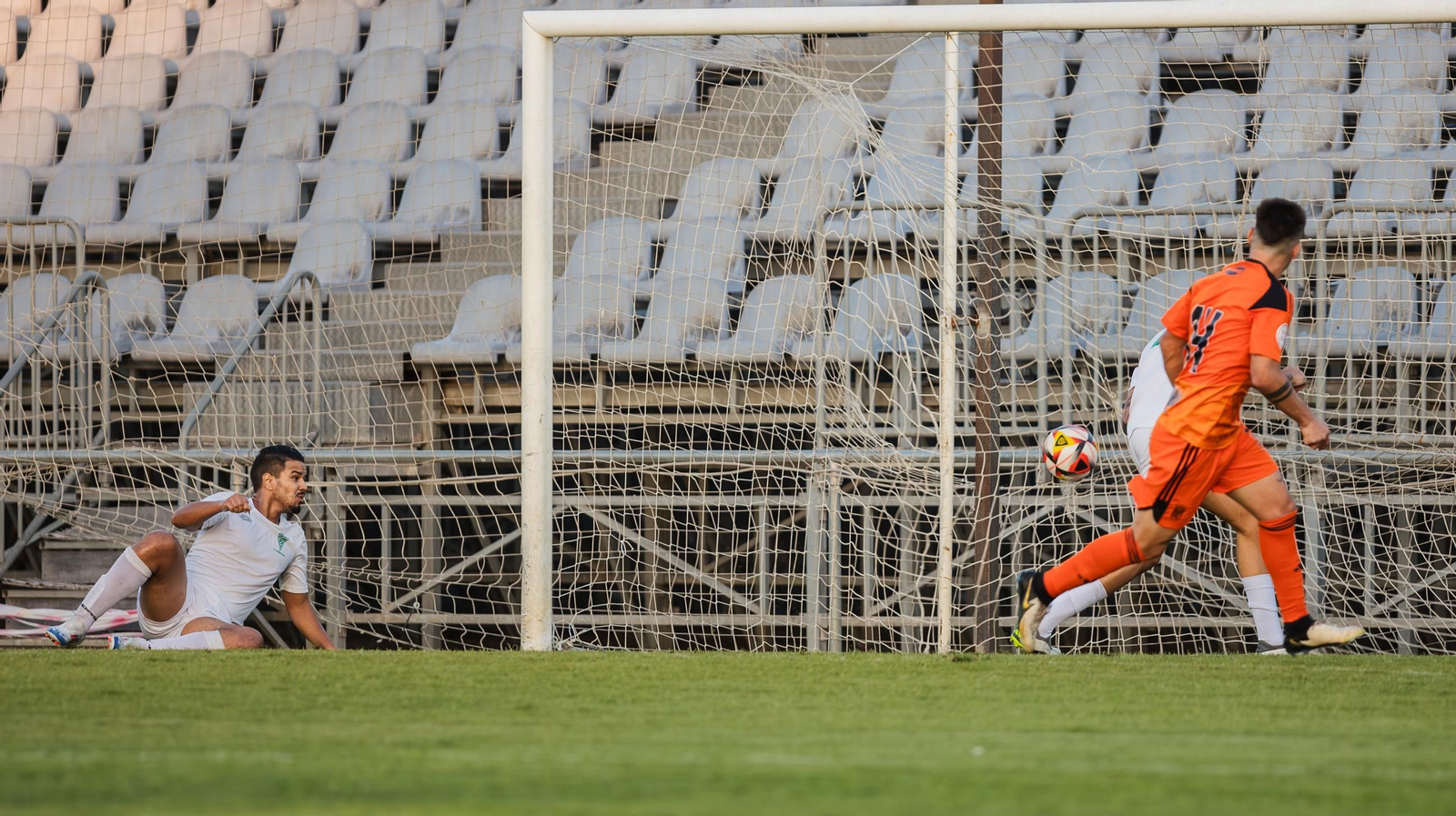 Las imágenes del triunfo del Xerez CD en el Trofeo Antonio Moure