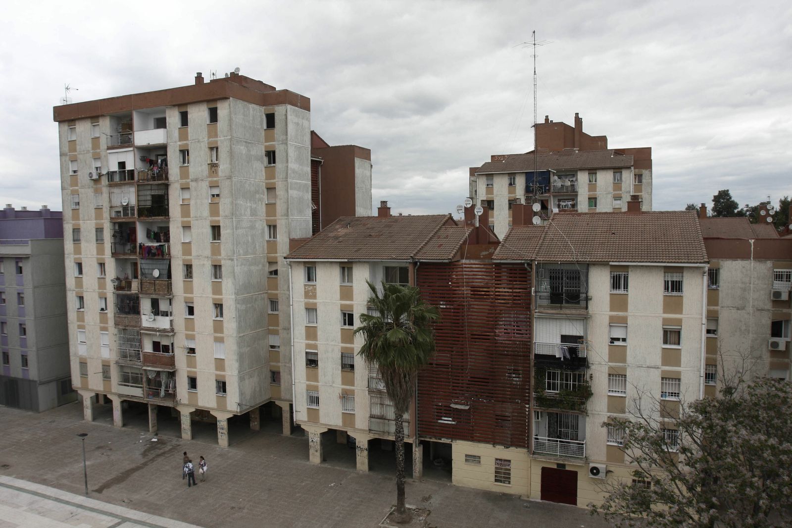 Varios bloques de pisos en la barriada de Las Tres Mil Viviendas.
