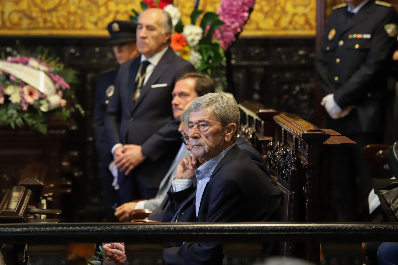 Imágenes de la capilla ardiente de Ernesto Delgado instalado en el Salón de Plenos del Ayuntamiento de Algeciras