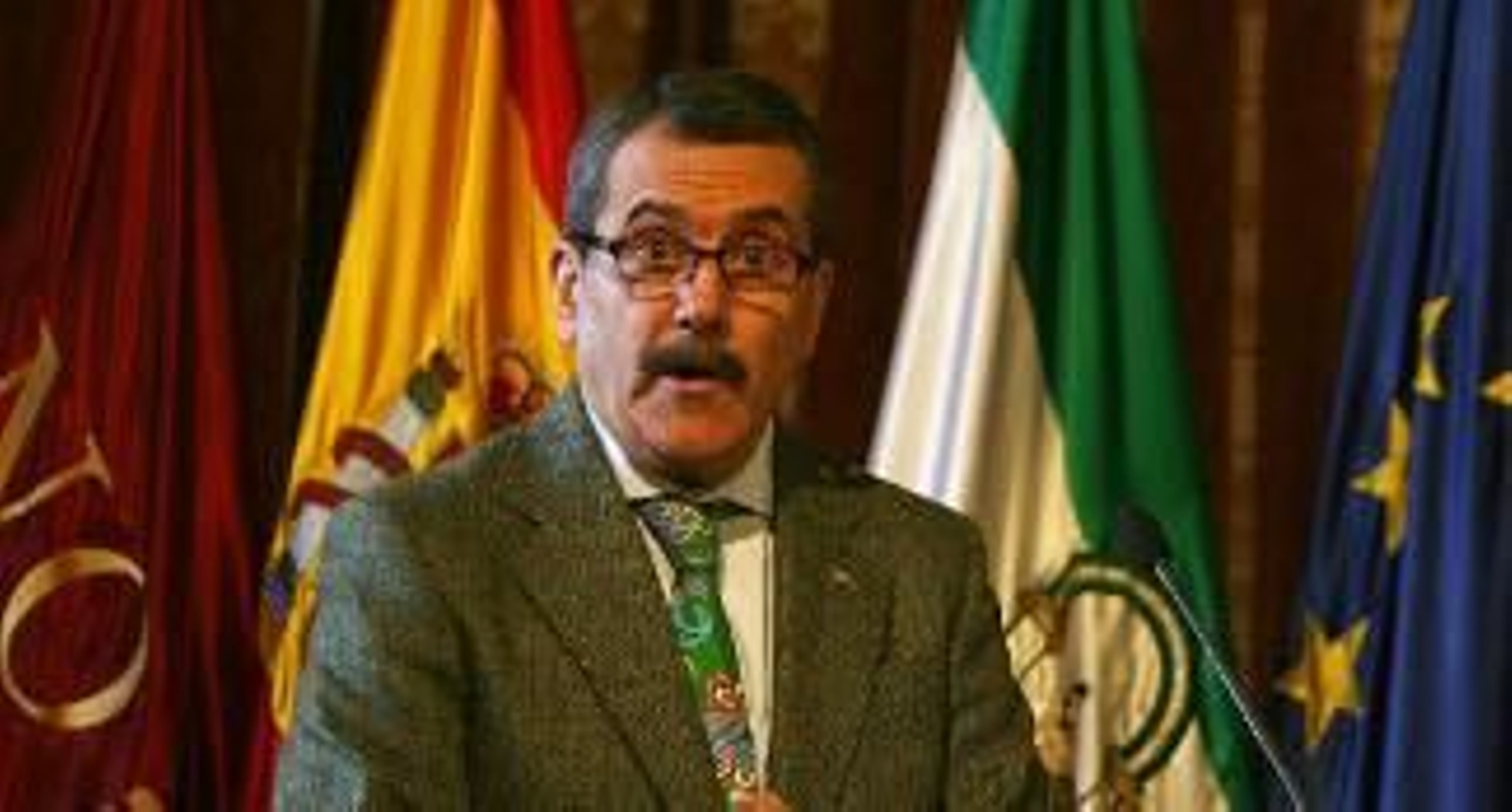 El Defensor del Ciudadano, José Barranca, ayer, durante la presentación de la memoria. / José Ángel García