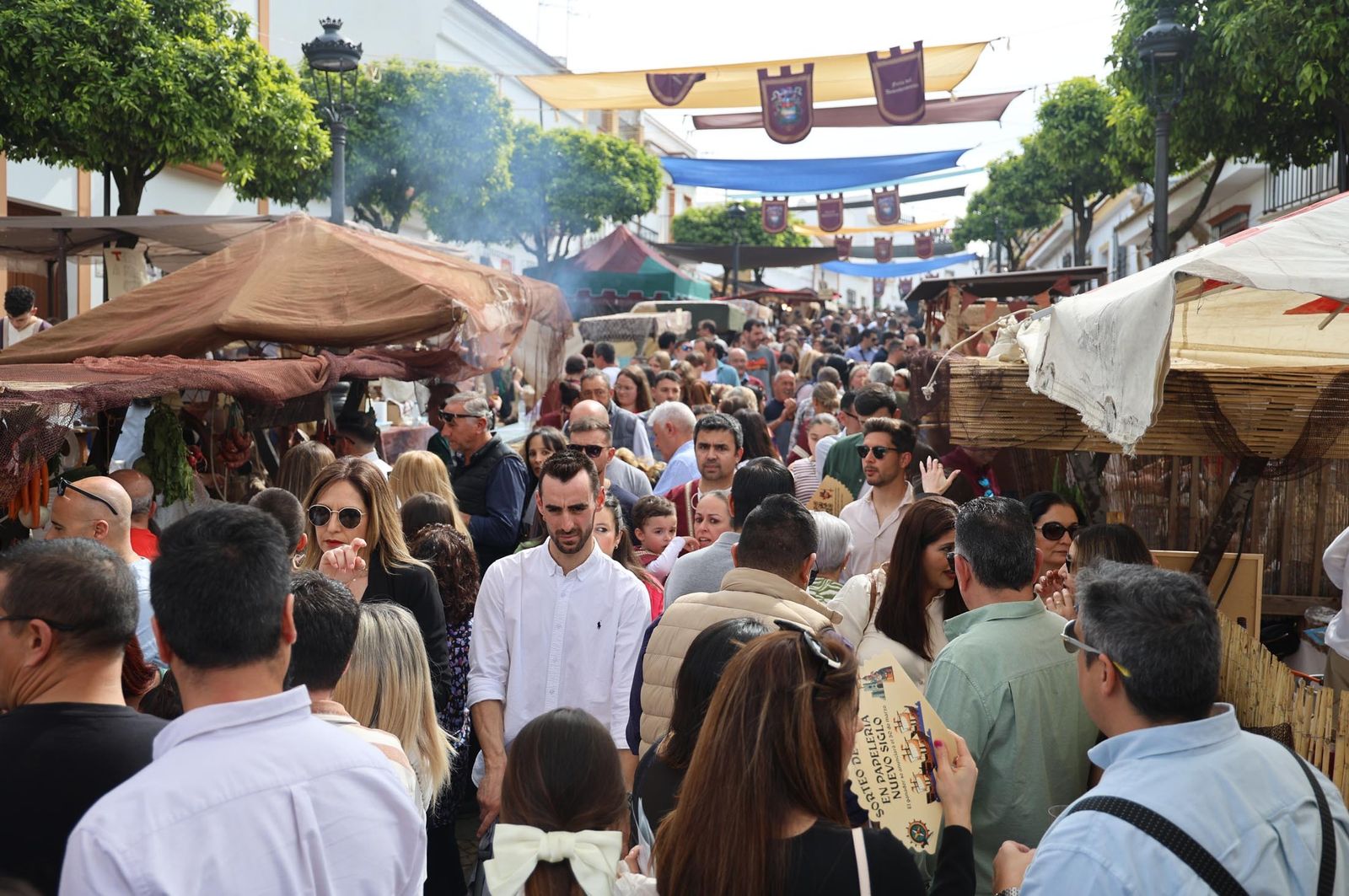 Imágenes del ambiente en el sábado 16 de marzo en Huelva