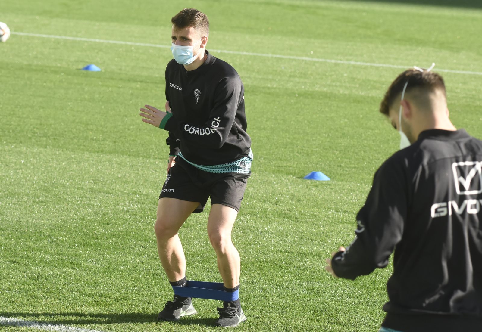 El regreso al trabajo del Córdoba CF tras el parón navideño, en imágenes