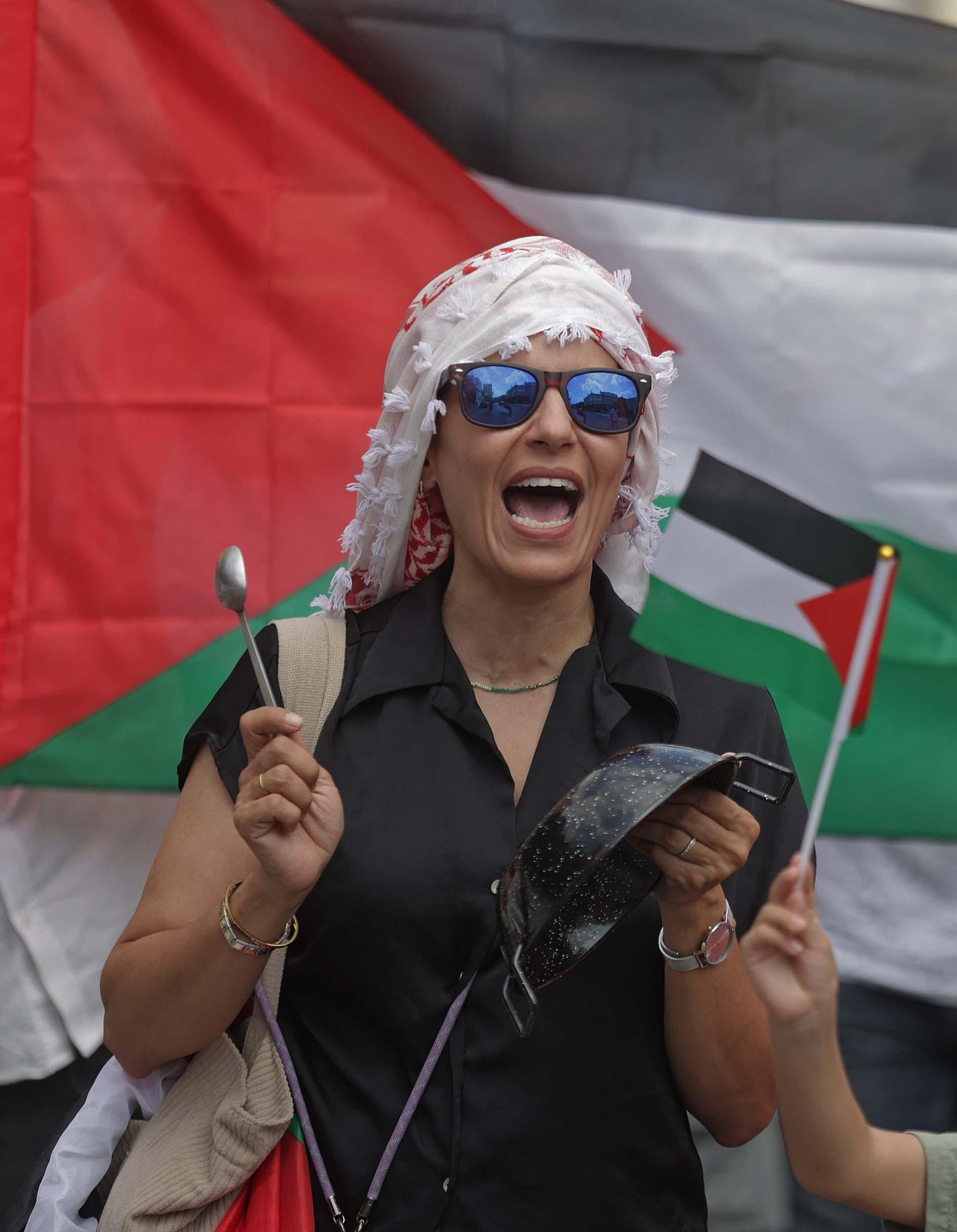 Fotos de la manifestación contra el uso del Puerto de Algeciras, para las operaciones de abastecimiento de Israel en la guerra con Gaza