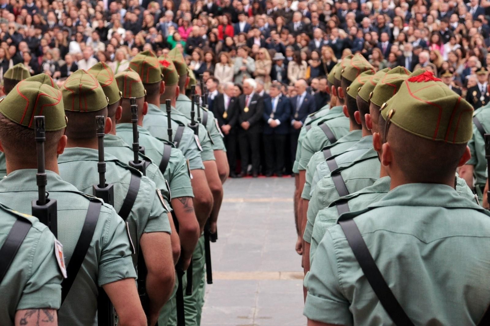 Las fotos de la Legión en el traslado del Cristo de Mena en Málaga este Jueves Santo Las fotos de la Legión en el traslado del Cristo de Mena en Málaga este Jueves Santo