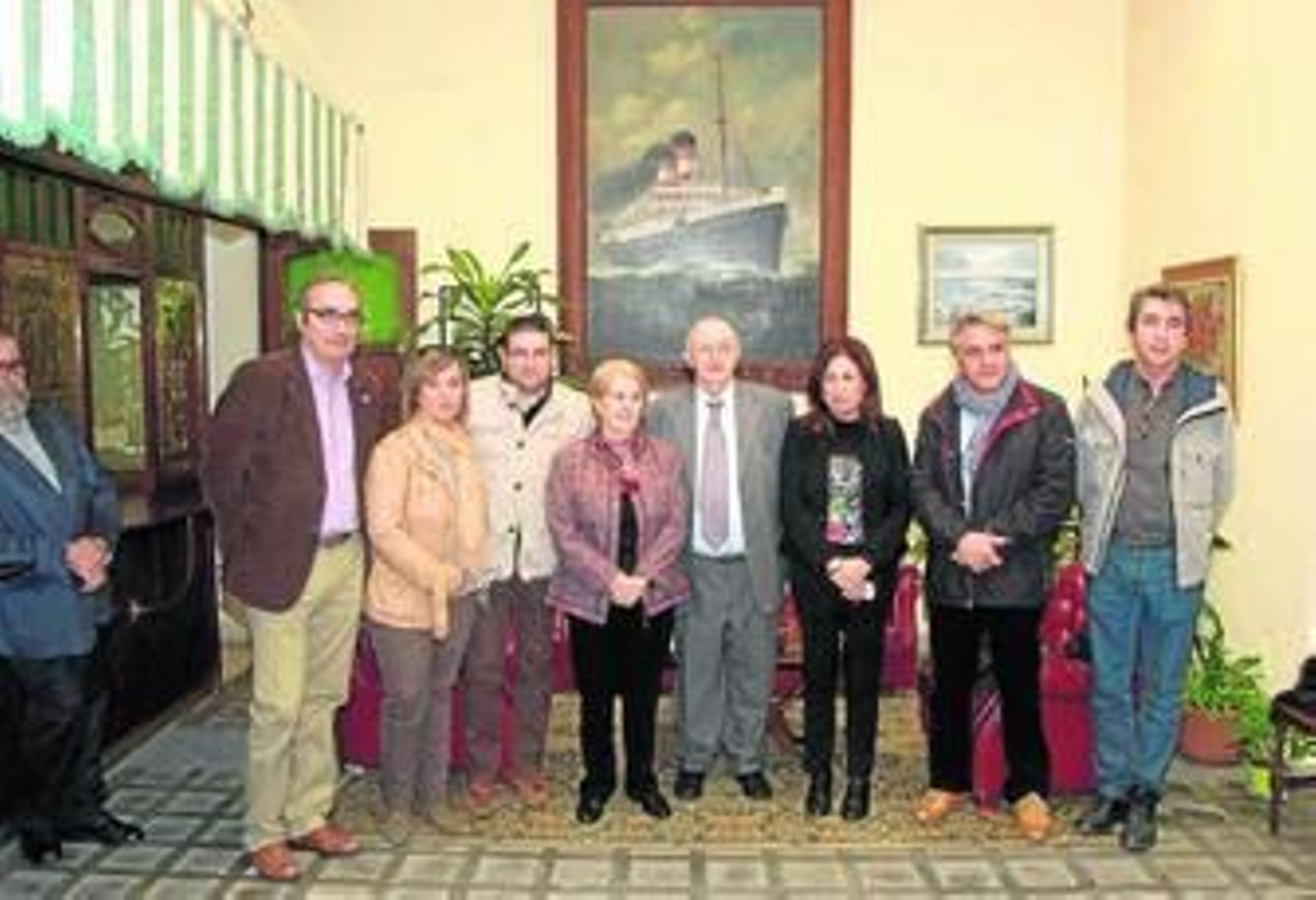Manuel Berjón en el centro con Trinidad Cabeo, Baldomero Cadenas, Andrés Sánchez Picón y Alejandro Buendía, director del Museo de Terque.