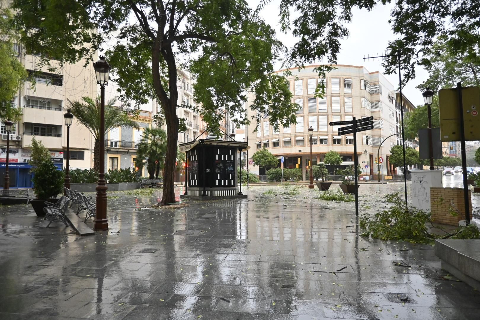 Imágenes del temporal a su paso por Huelva