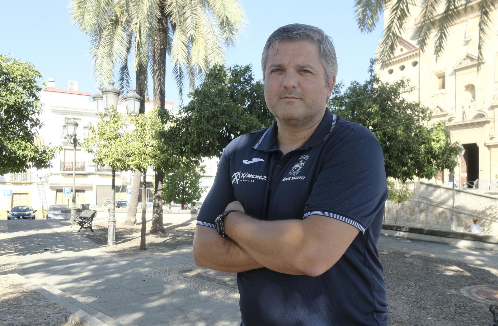 Paco Bustos posa para 'el Día' en la plaza de los Padres de Gracia.