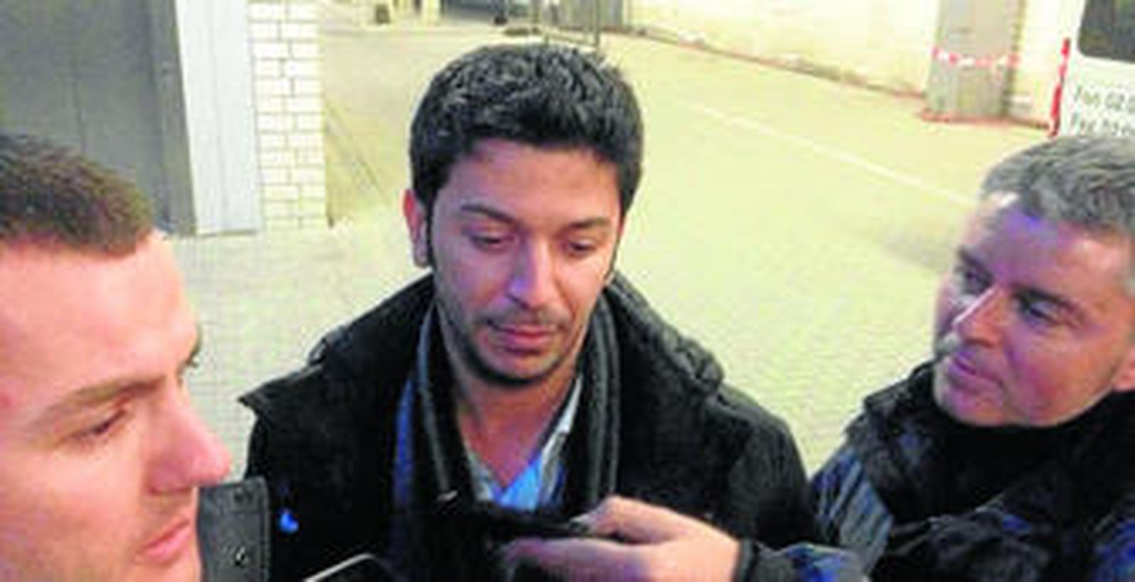 Shatat, atendiendo ayer a los medios de comunicacón desplazados a Dortmund.