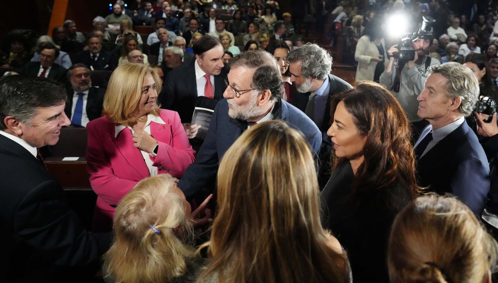Las fotos de la presentación del libro de Juanma Moreno en Madrid