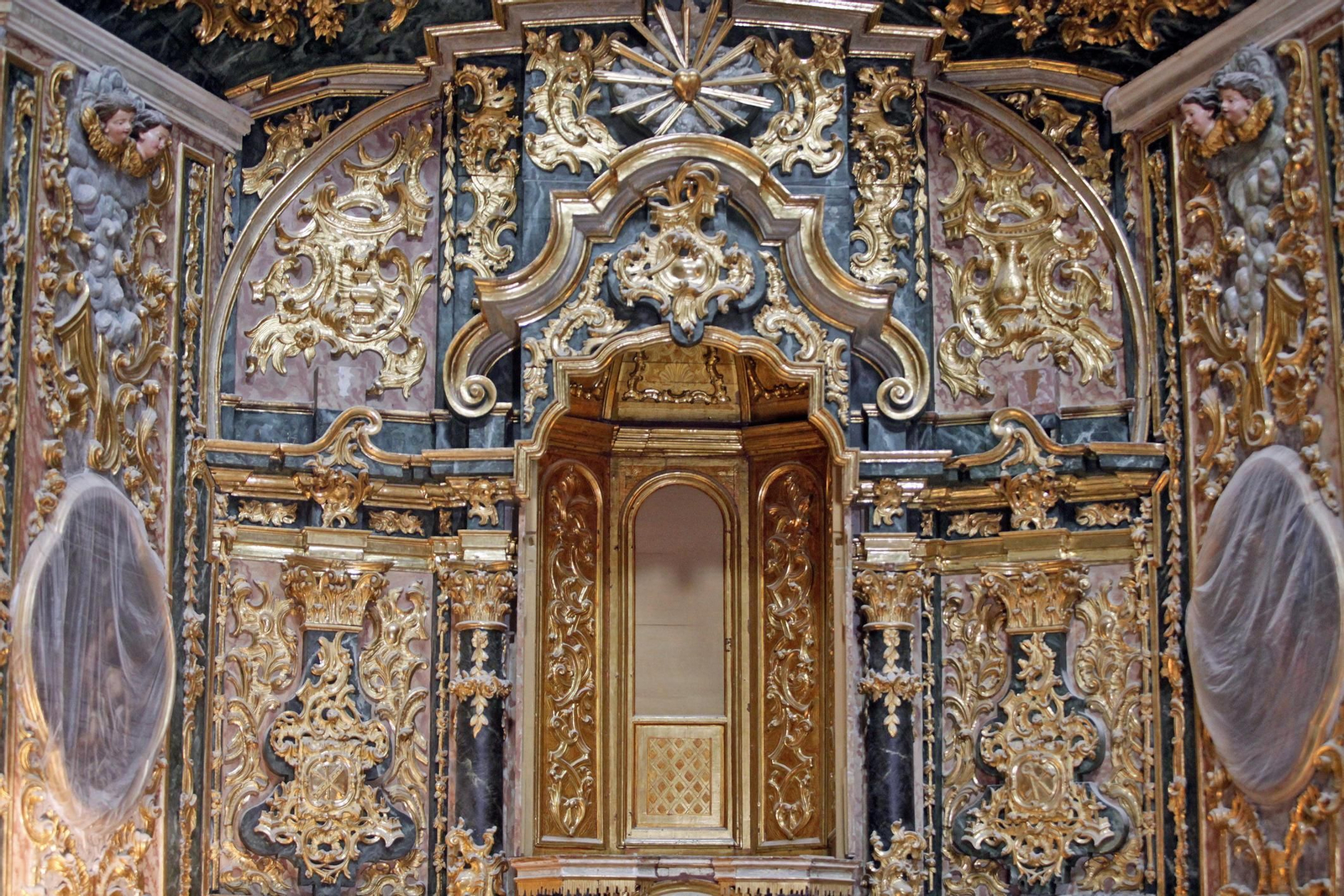 Imágenes de cómo se salvo el Oratorio de San Felipe Neri de la ruina